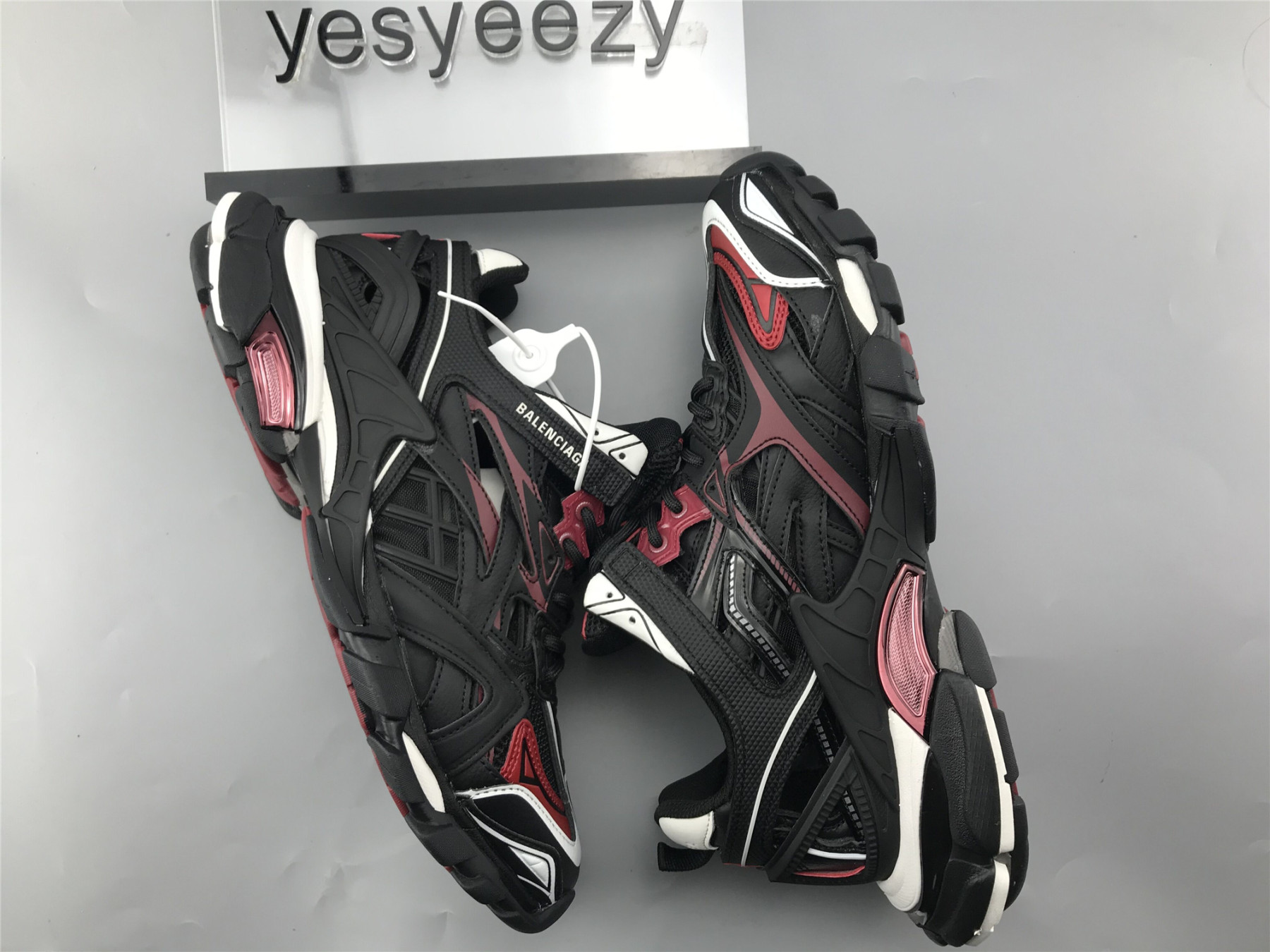 UA TRACK.2 SNEAKER IN BLACK RED NEOPRENE AND REBBER
