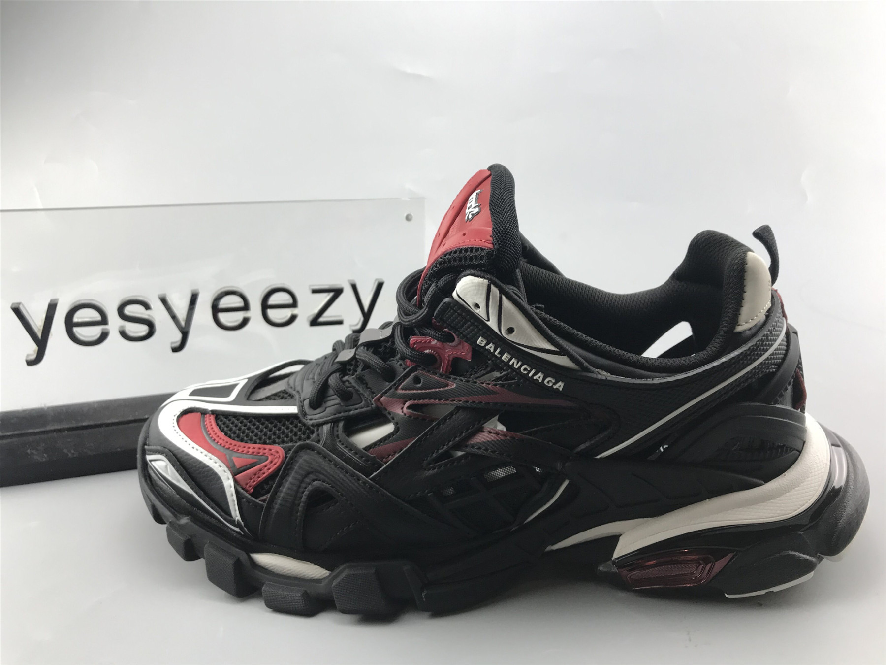 UA TRACK.2 SNEAKER IN BLACK RED NEOPRENE AND REBBER