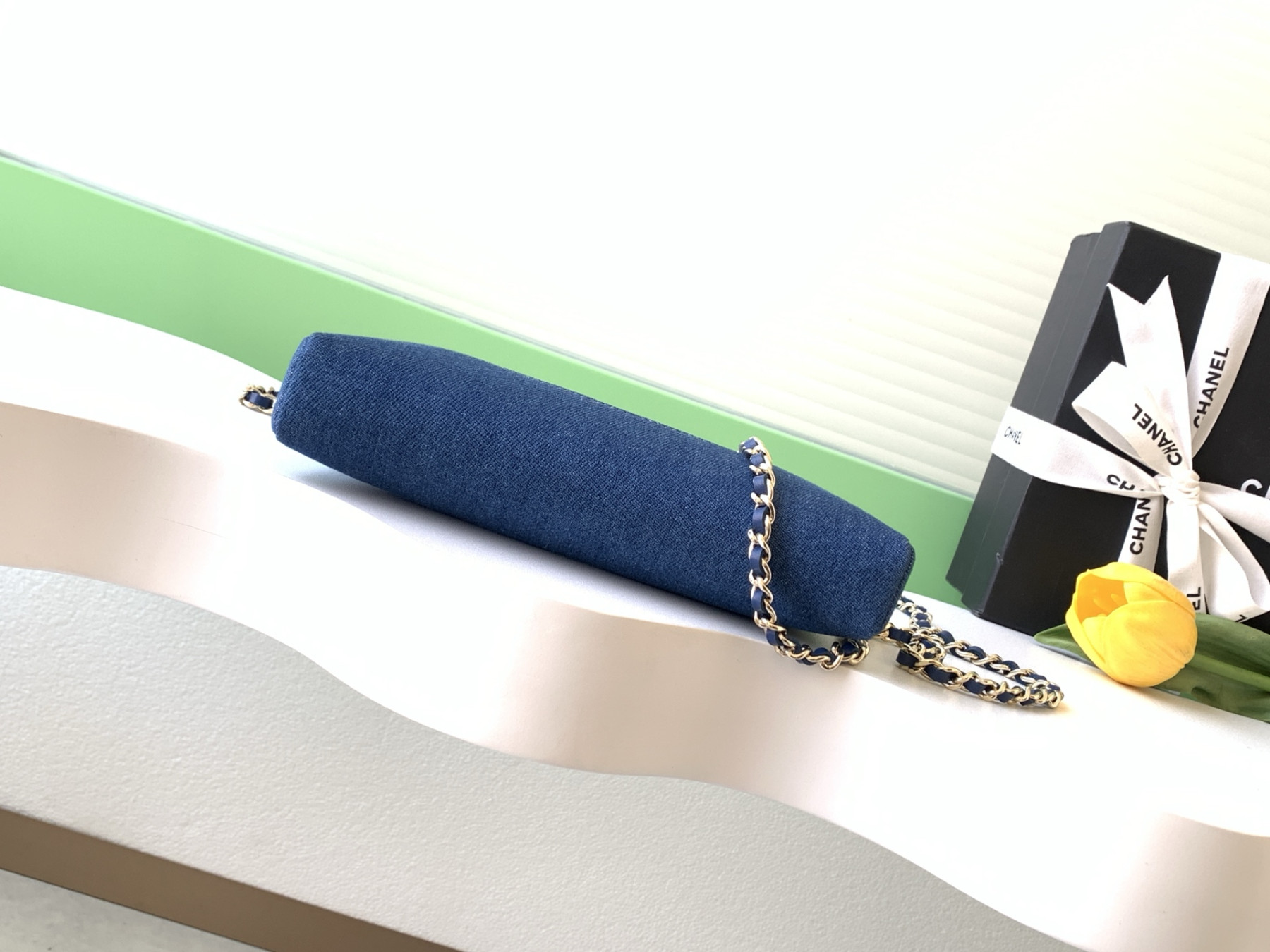 Ch**el clutch with chain ap3656 17x20.5x3.5cm