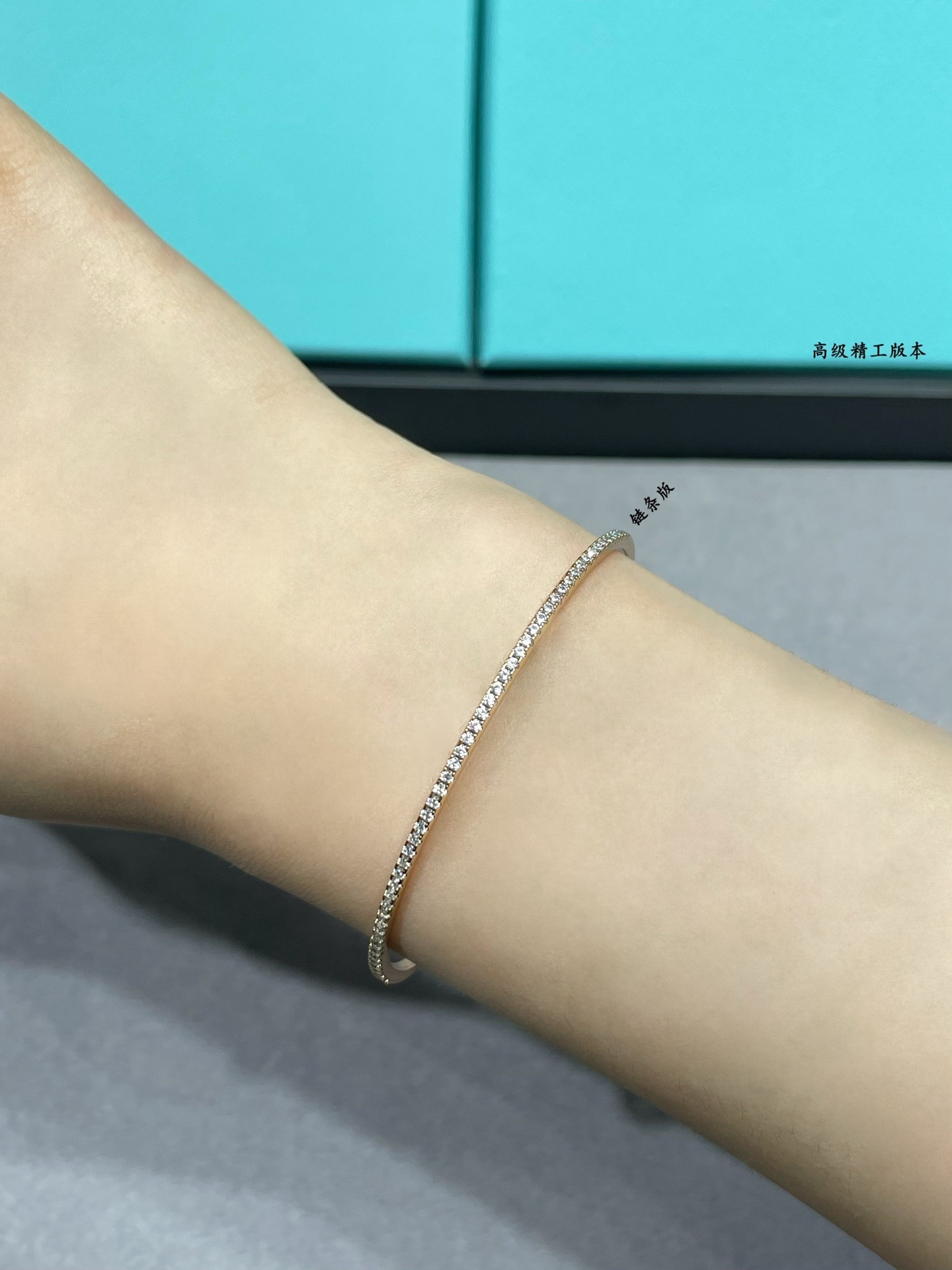 Mes1kaa thin row of d1am0nds bracelet with chain link