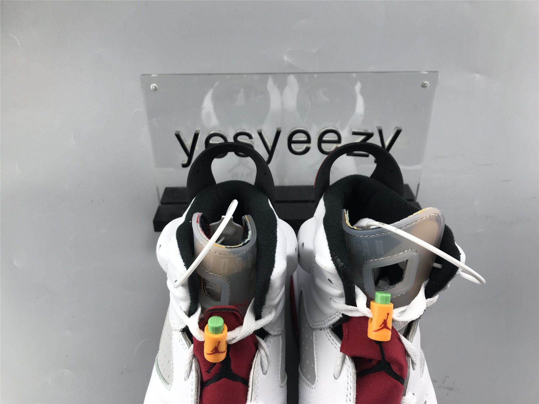 UA AIR JORDAN 6 RETRO "NEUTRAL GREY"