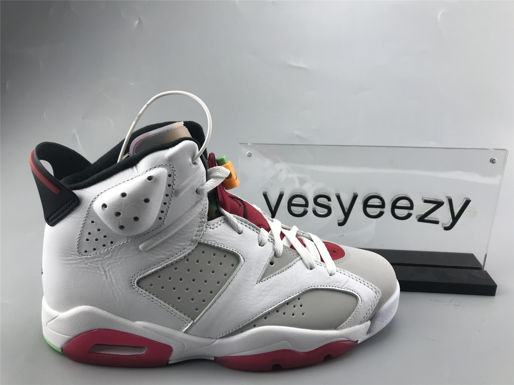 UA AIR JORDAN 6 RETRO "NEUTRAL GREY"
