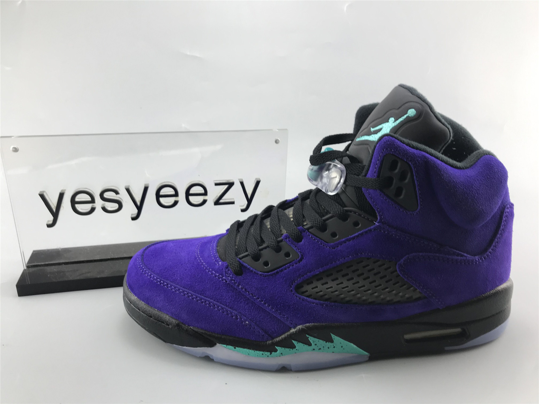 UA AIR JORDAN 5 RETRO "ALTERNATE GRAPE"