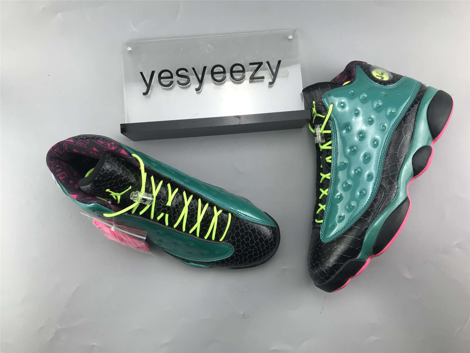 UA AIR JORDAN 13 RETRO 