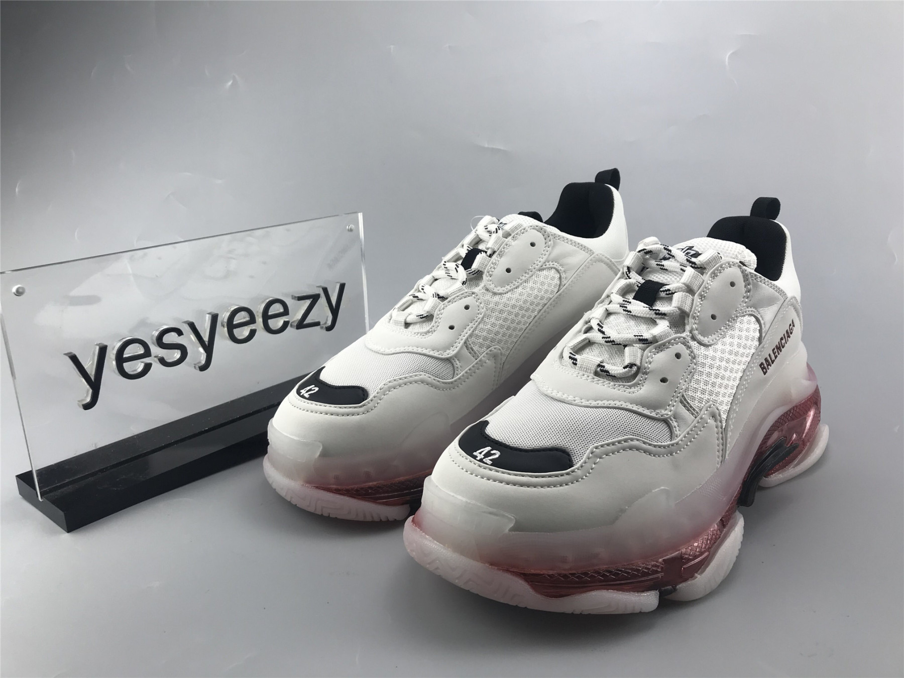 UA TRIPLE S CLEAR SOLE SNEAKER MILK WHITE AND BLACK