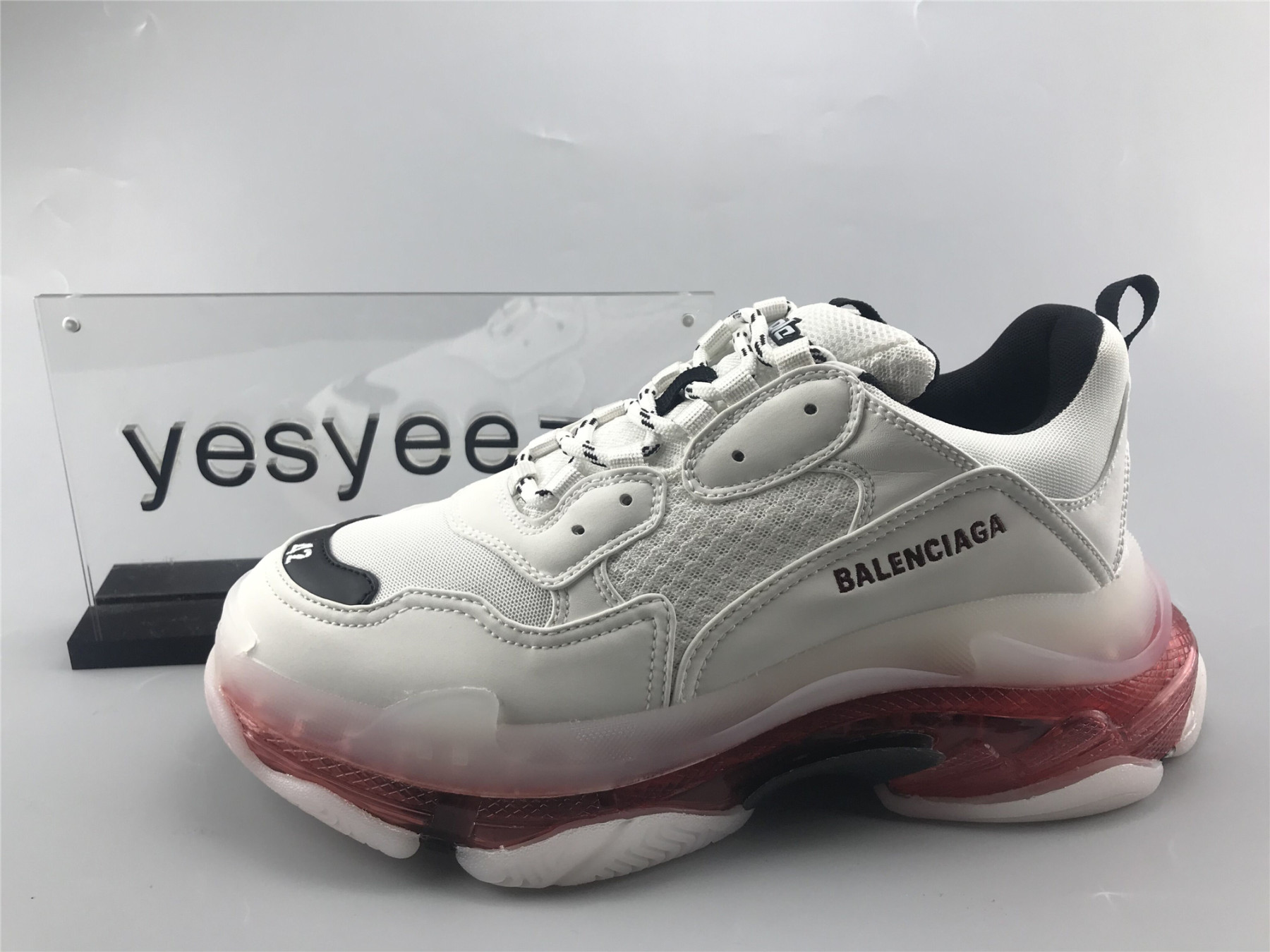 UA TRIPLE S CLEAR SOLE SNEAKER MILK WHITE AND BLACK