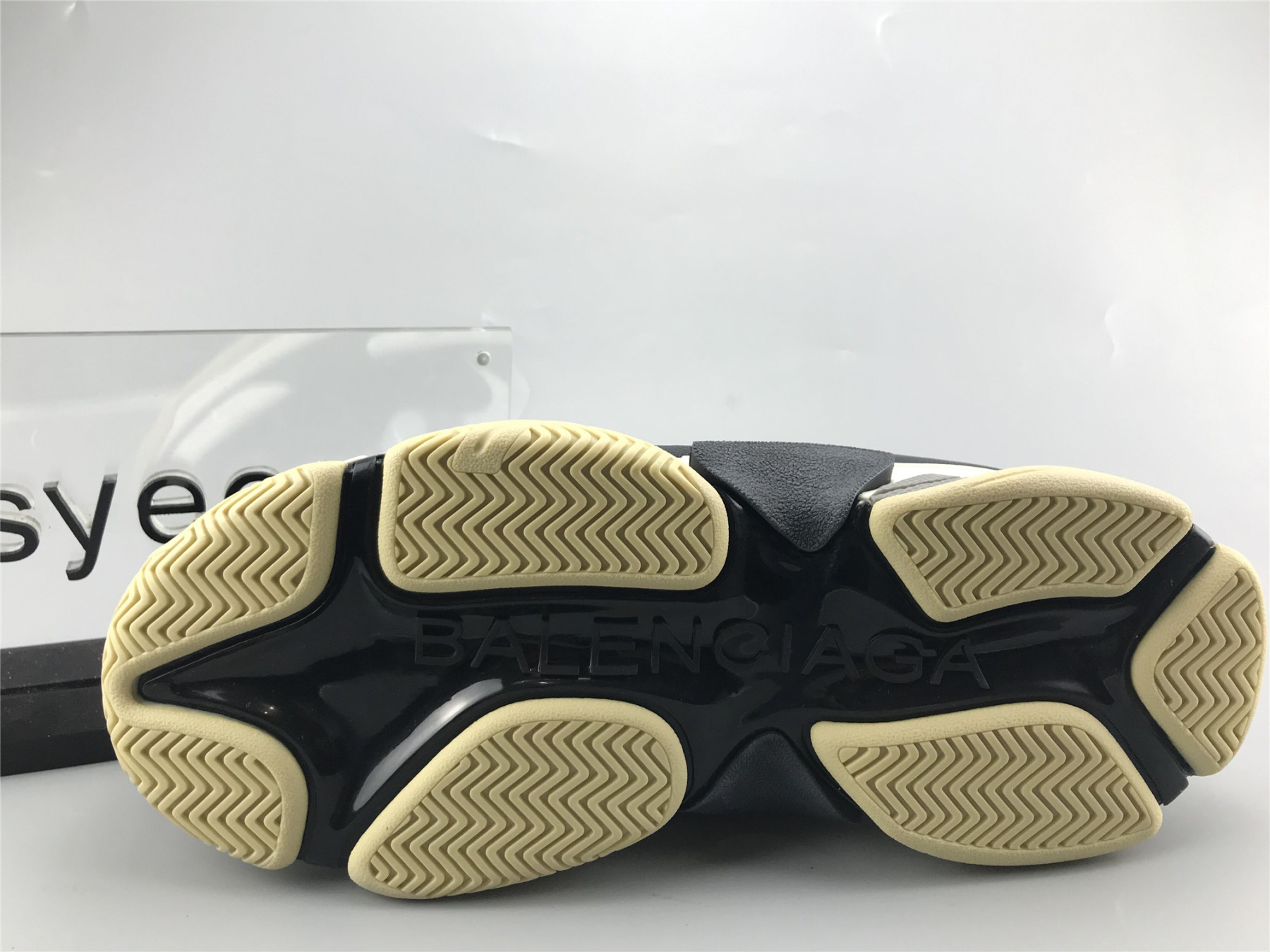 UA TRIPLE S SNEAKER BLACK WHITE GREY