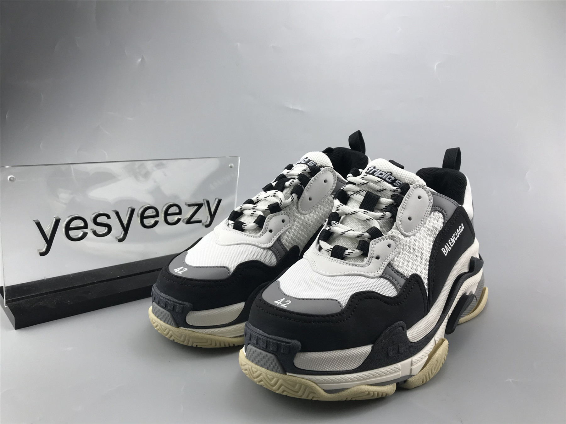 UA TRIPLE S SNEAKER BLACK WHITE GREY