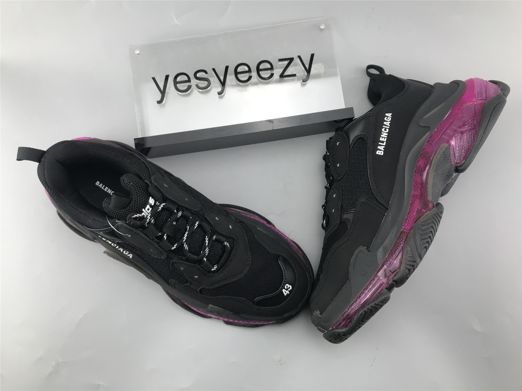 UA TRIPLE S CLEAR SOLE SNEAKER BLACK PLUM RED