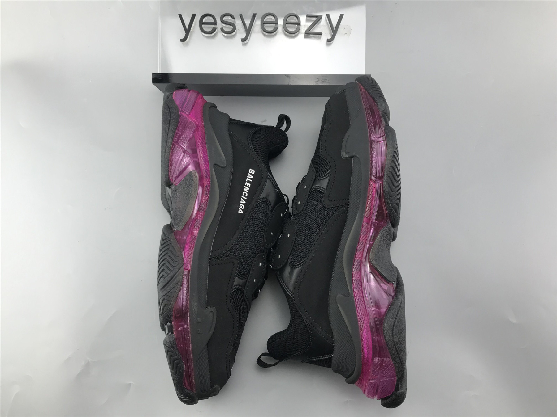 UA TRIPLE S CLEAR SOLE SNEAKER BLACK PLUM RED