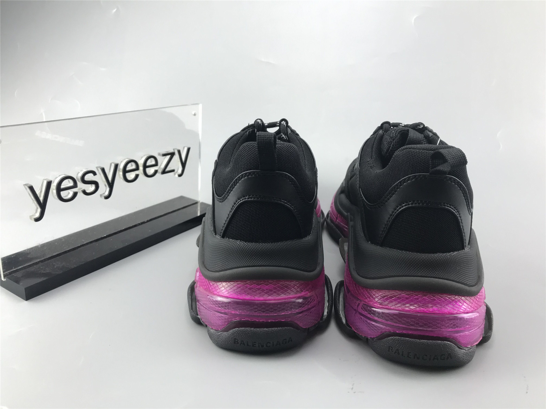 UA TRIPLE S CLEAR SOLE SNEAKER BLACK PLUM RED