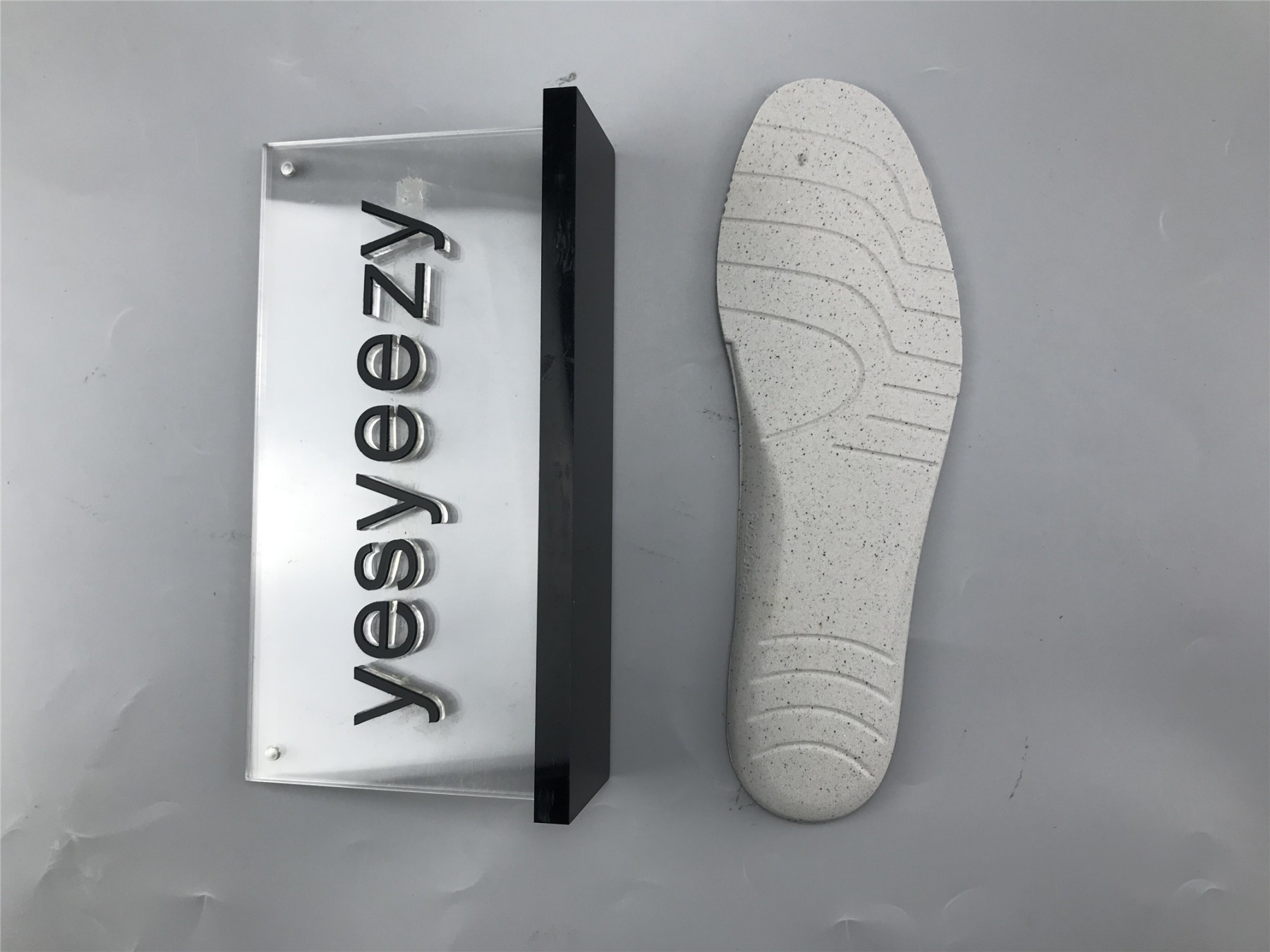 UA TRIPLE S CLEAR SOLE SNEAKER FLUORESCENT WHITE