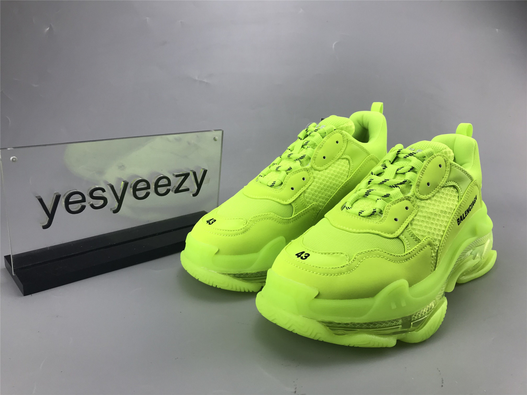 UA TRIPLE S CLEAR SOLE SNEAKER FLUORESCENT GREEN