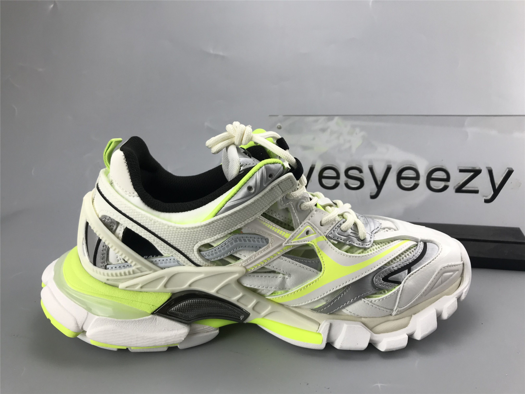 UA TRACK 2 TRAINER WHITE FLUORESCENT YELLOW