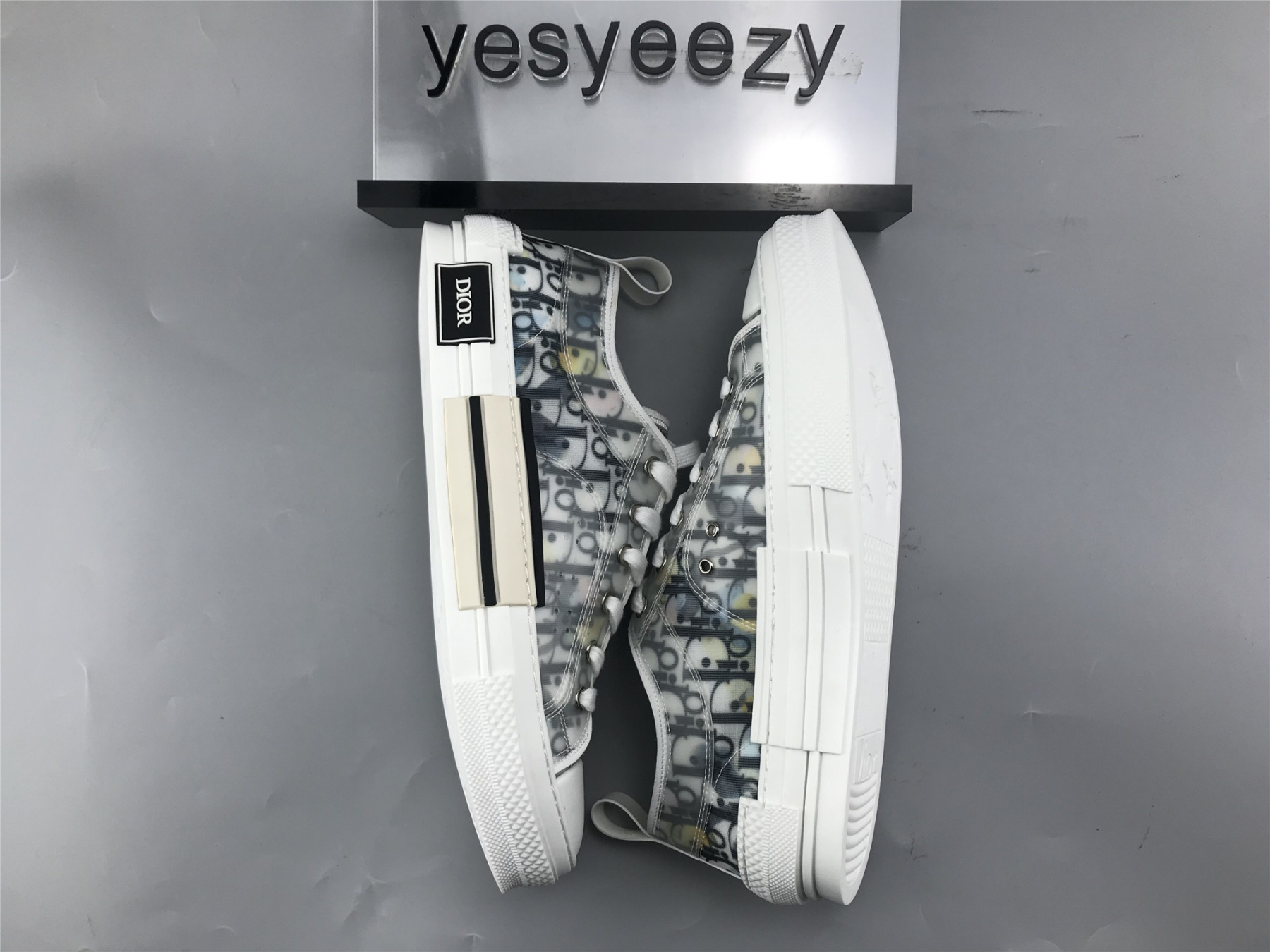 ua D10r b23 low top alex foxton oblique