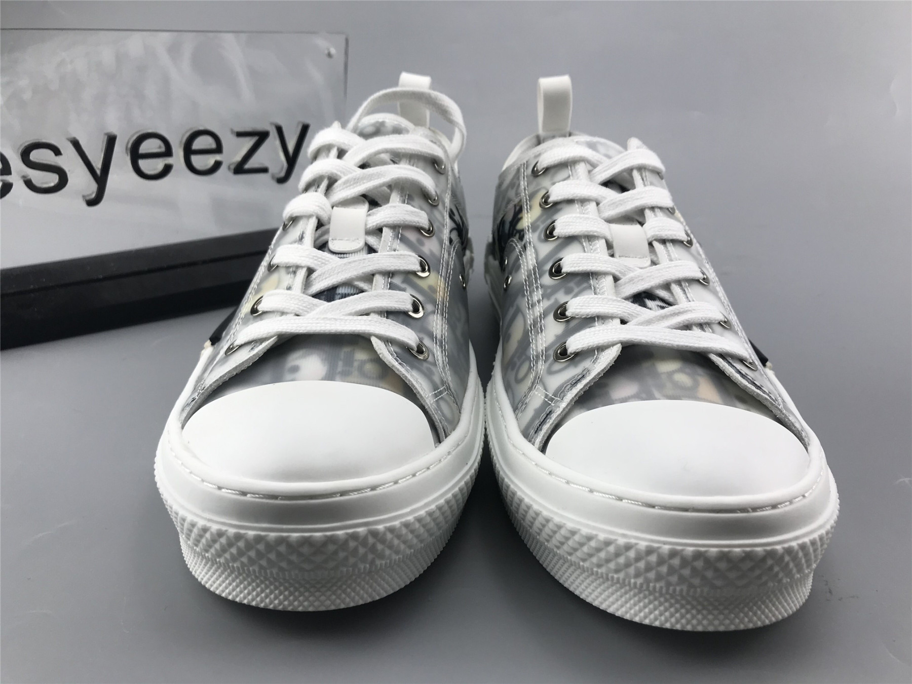 ua D10r b23 low top alex foxton oblique