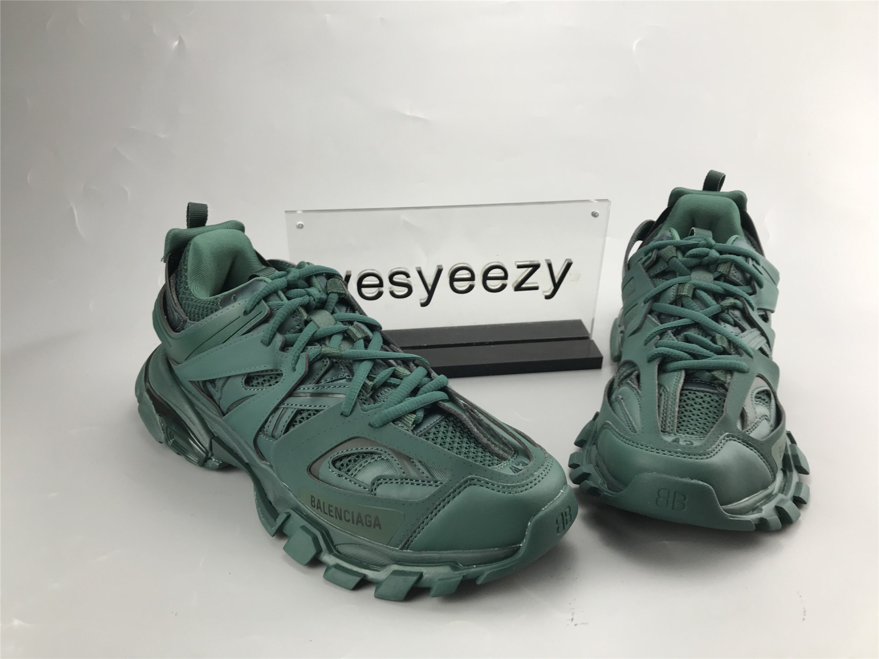 UA TRACK TRAINER DARK GREEN