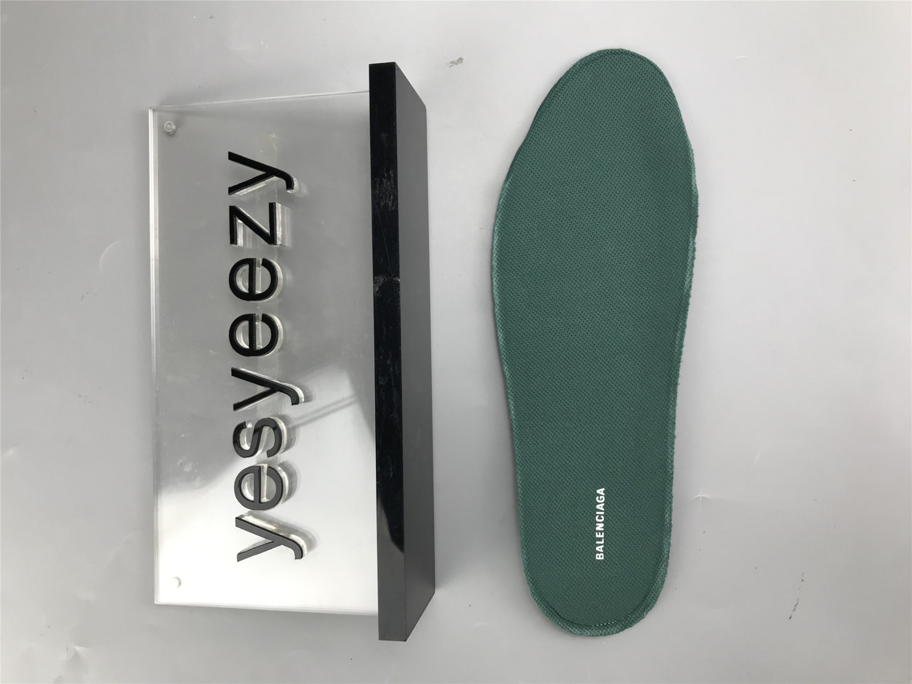 UA TRACK TRAINER DARK GREEN