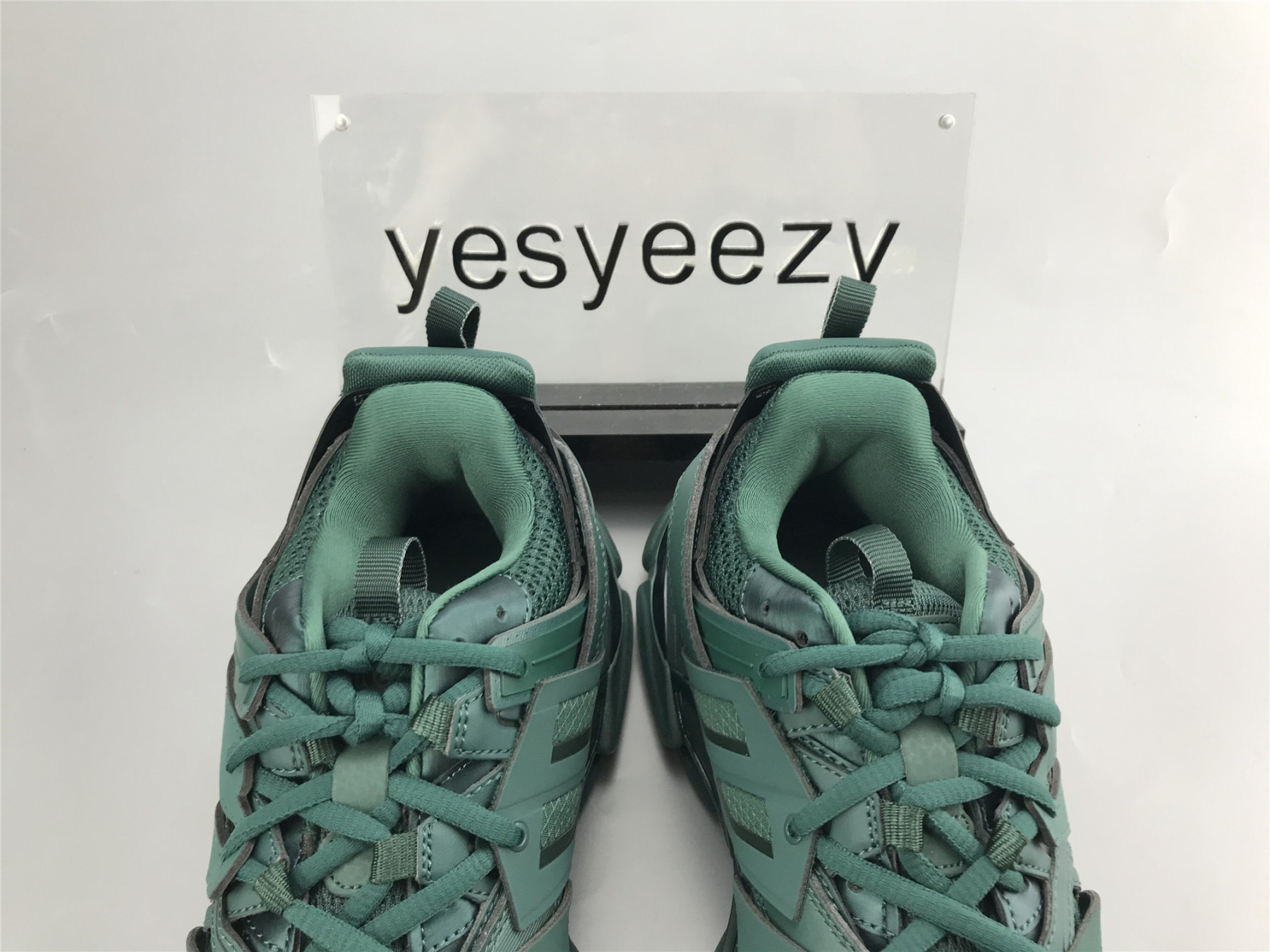 UA TRACK TRAINER DARK GREEN