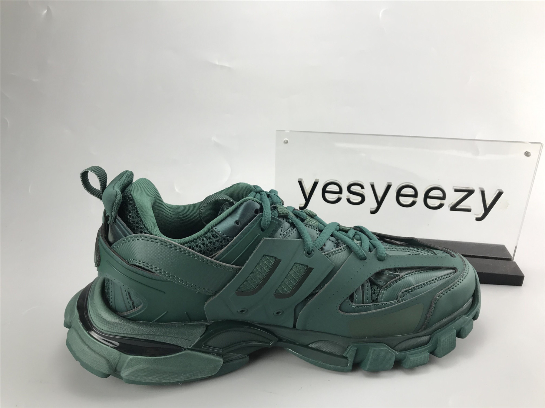UA TRACK TRAINER DARK GREEN