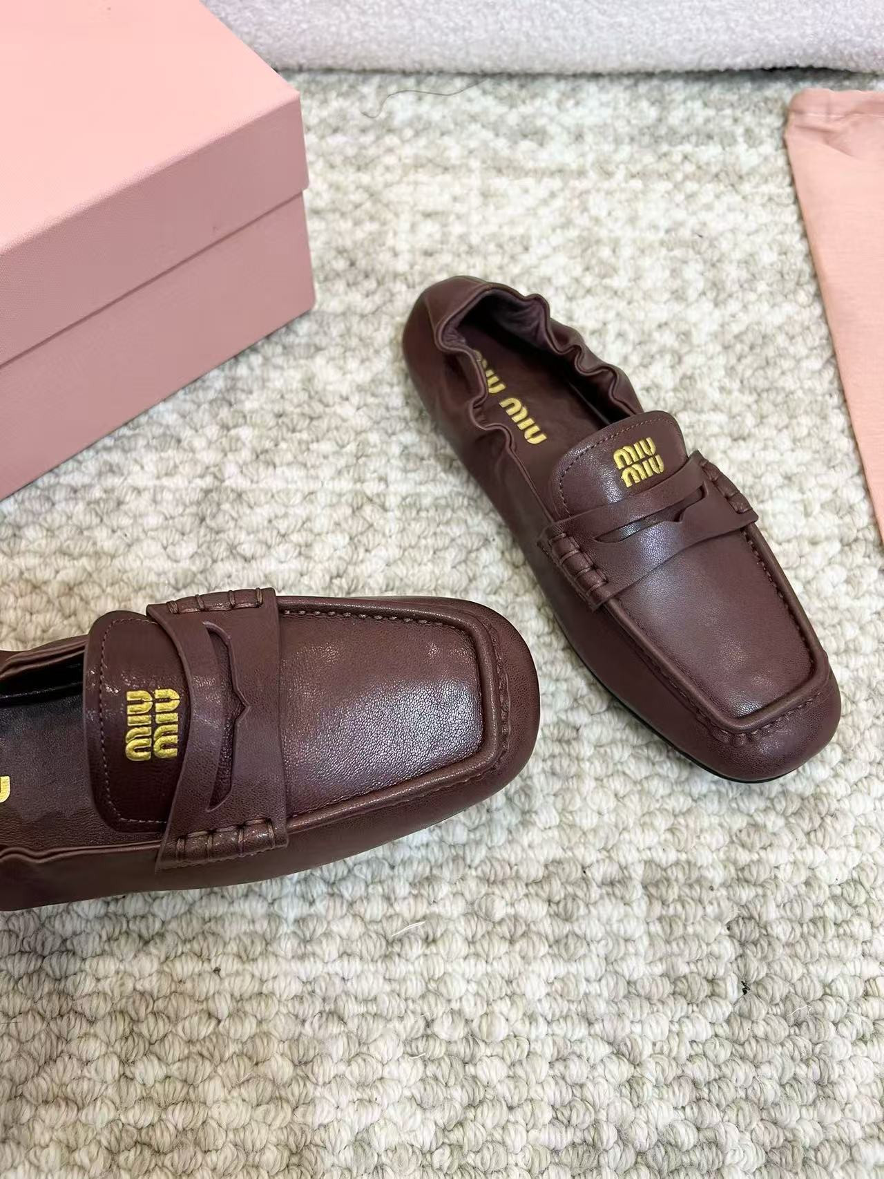 ua M1v M1v ruches nappa leather loafers