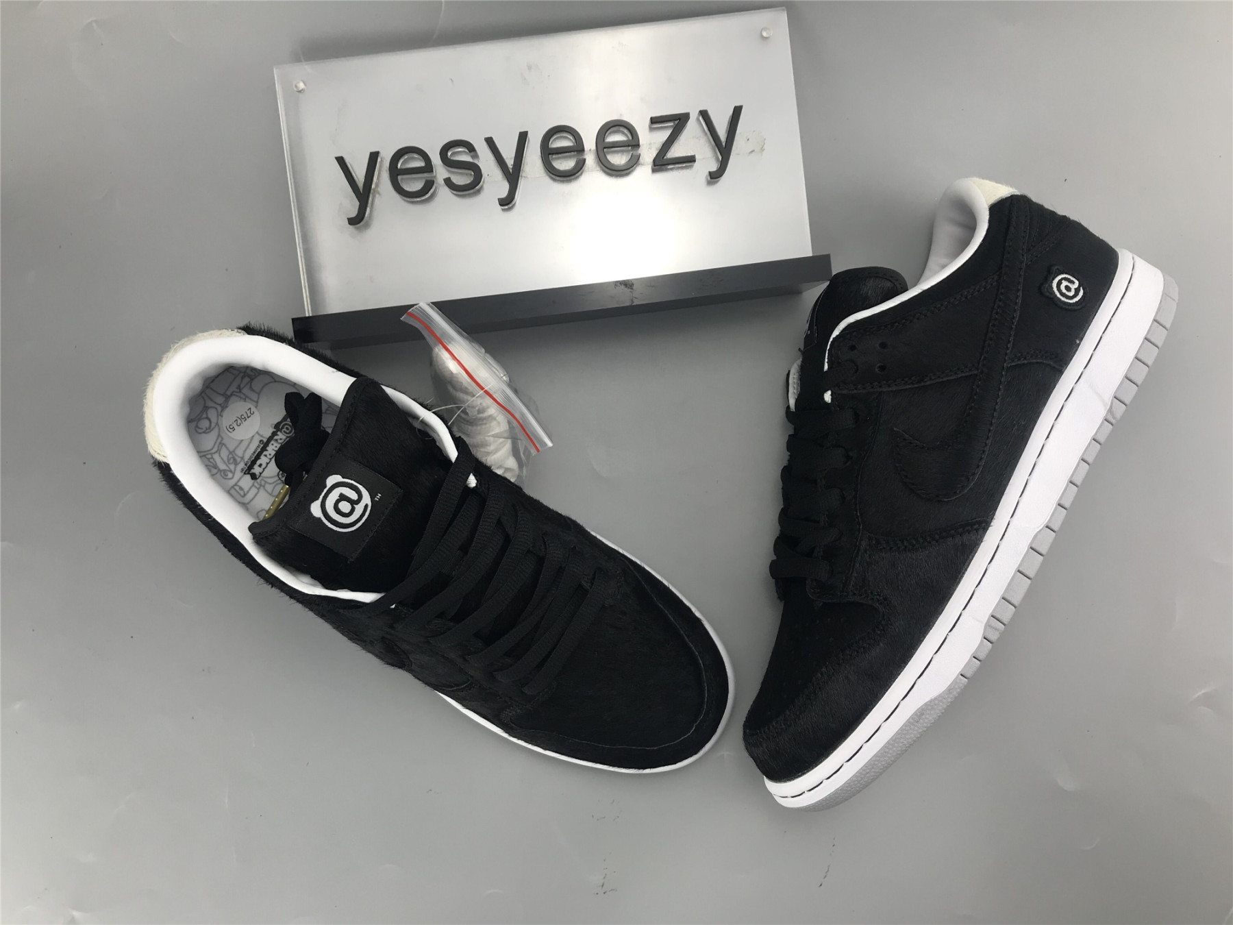 ua nike medicom toy x dunk low sb 