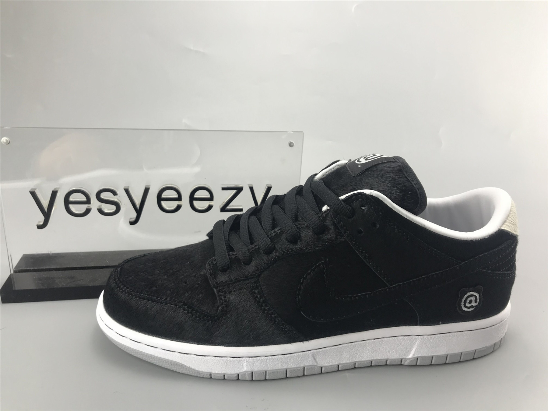 ua nike medicom toy x dunk low sb 