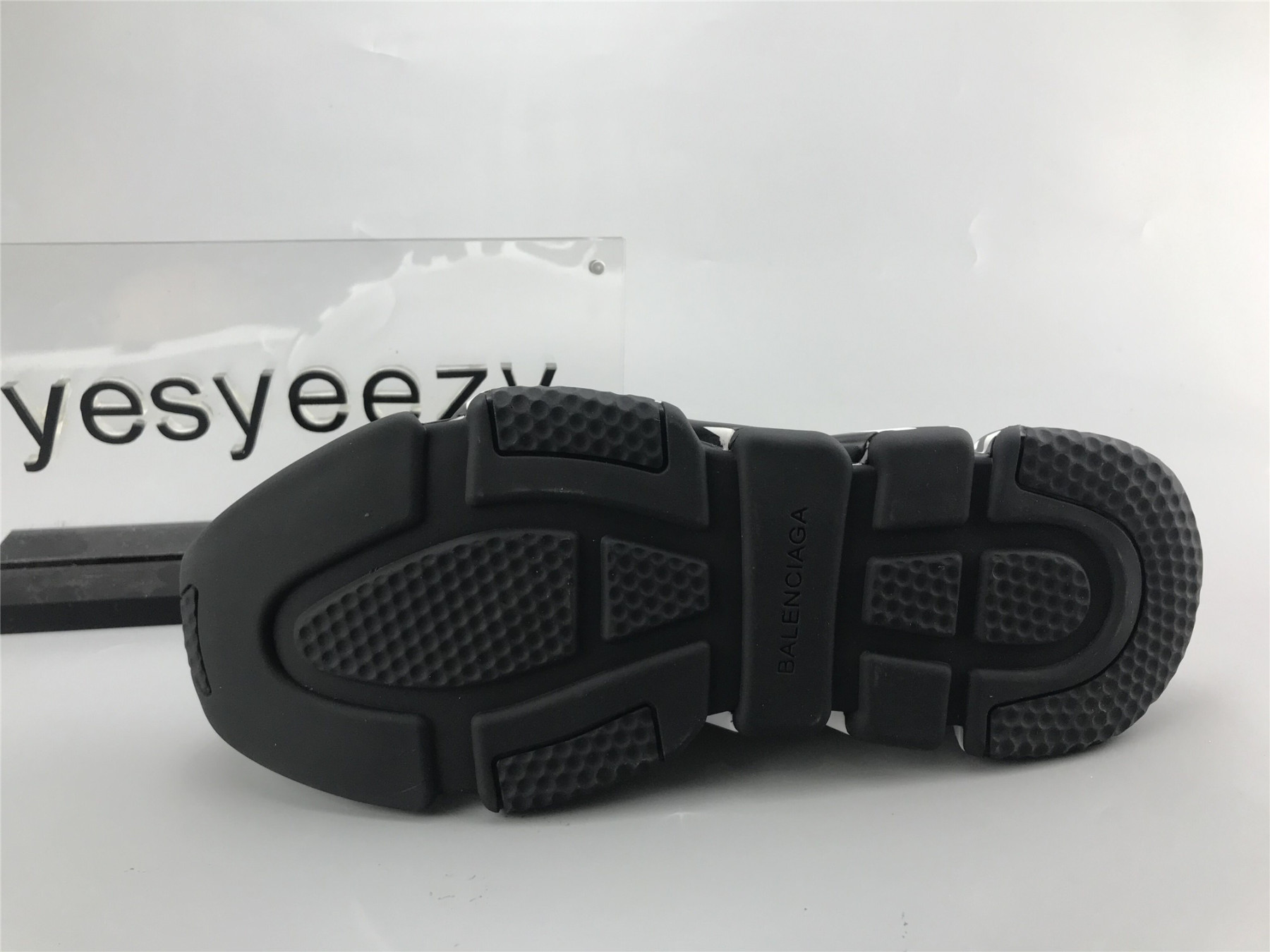 UA GRAFFITI SPEED SNEAKER GRAY BLACK WHITE