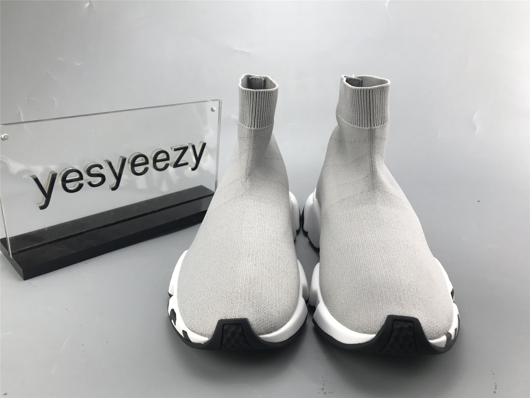 UA GRAFFITI SPEED SNEAKER GRAY BLACK WHITE