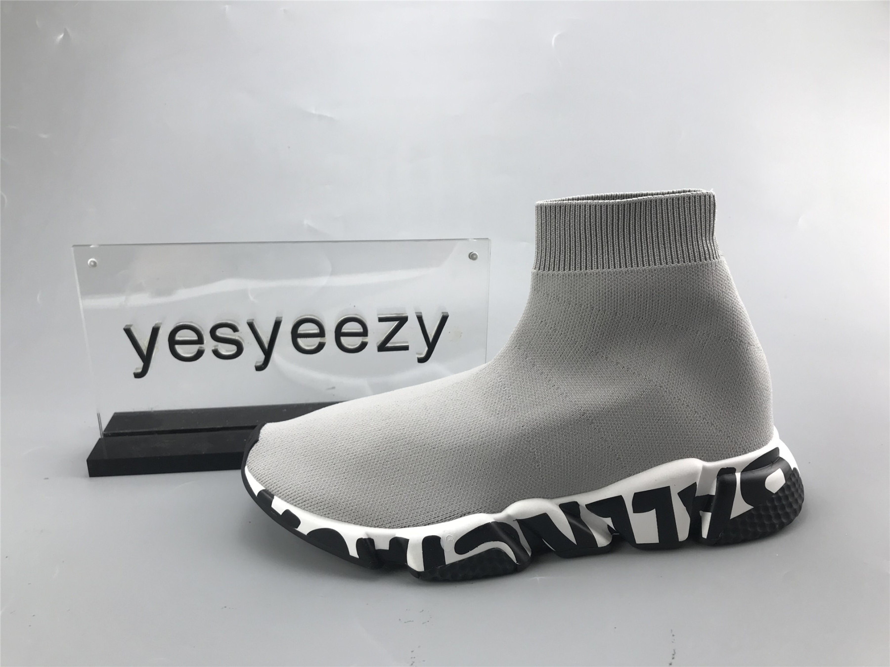 UA GRAFFITI SPEED SNEAKER GRAY BLACK WHITE