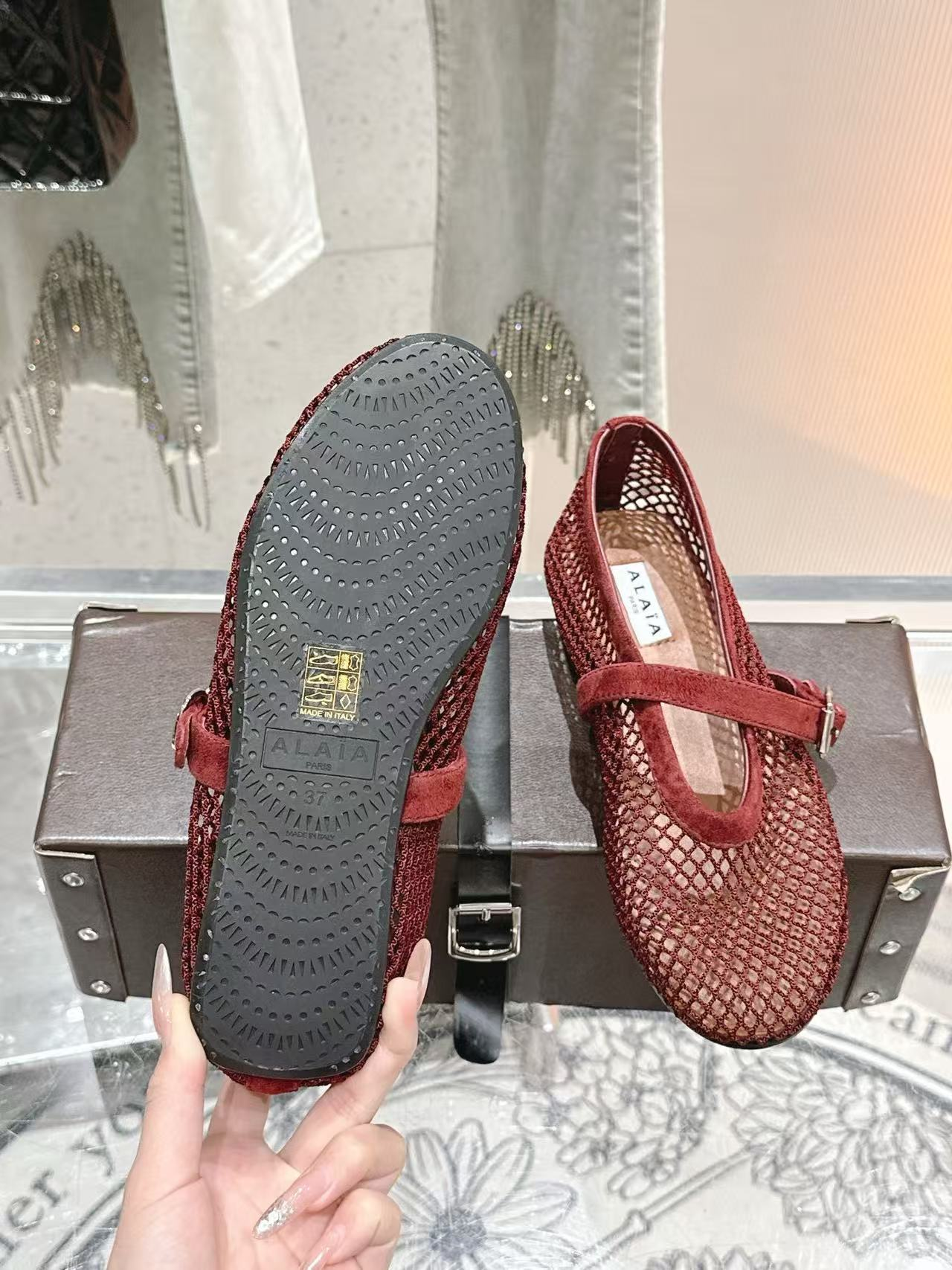 UA A1a1a BALLET FLATS IN FISHNET