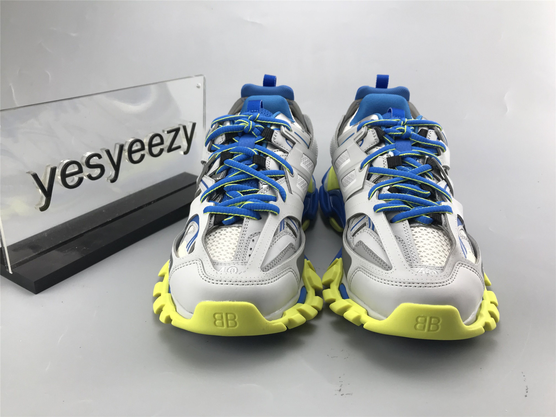 UA TRACK TRAINER GREY BLUE YELLOW
