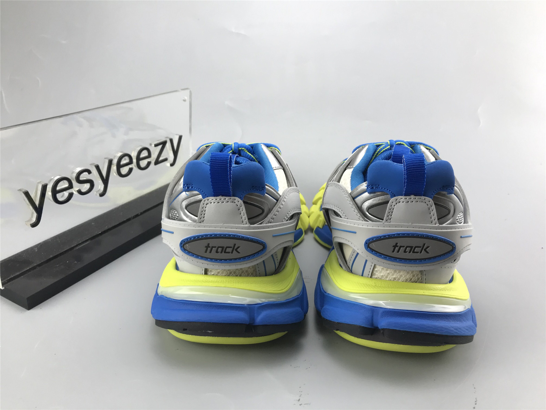 UA TRACK TRAINER GREY BLUE YELLOW