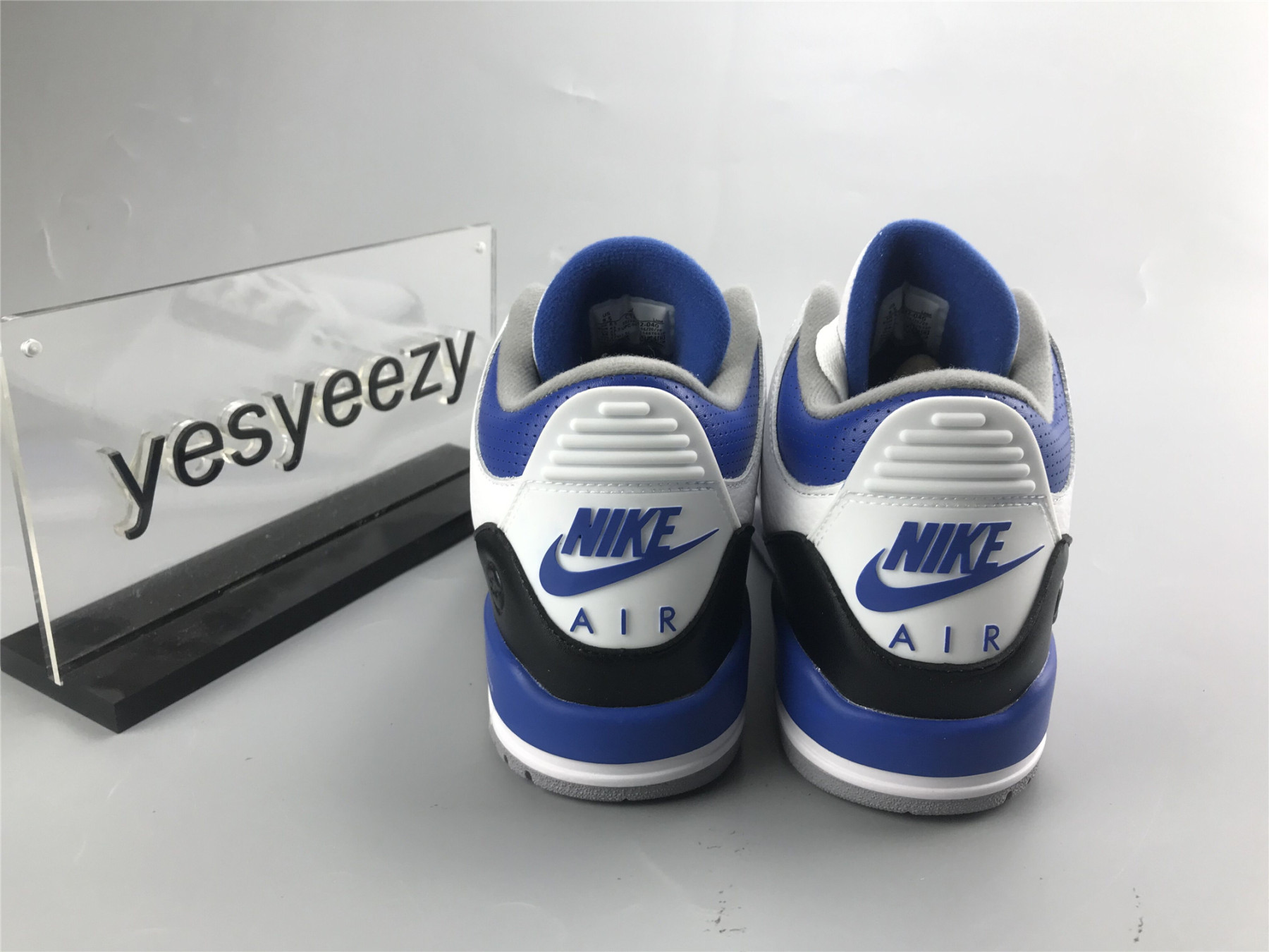 UA FRAGMENT X AIR JORDAN 3 RETRO