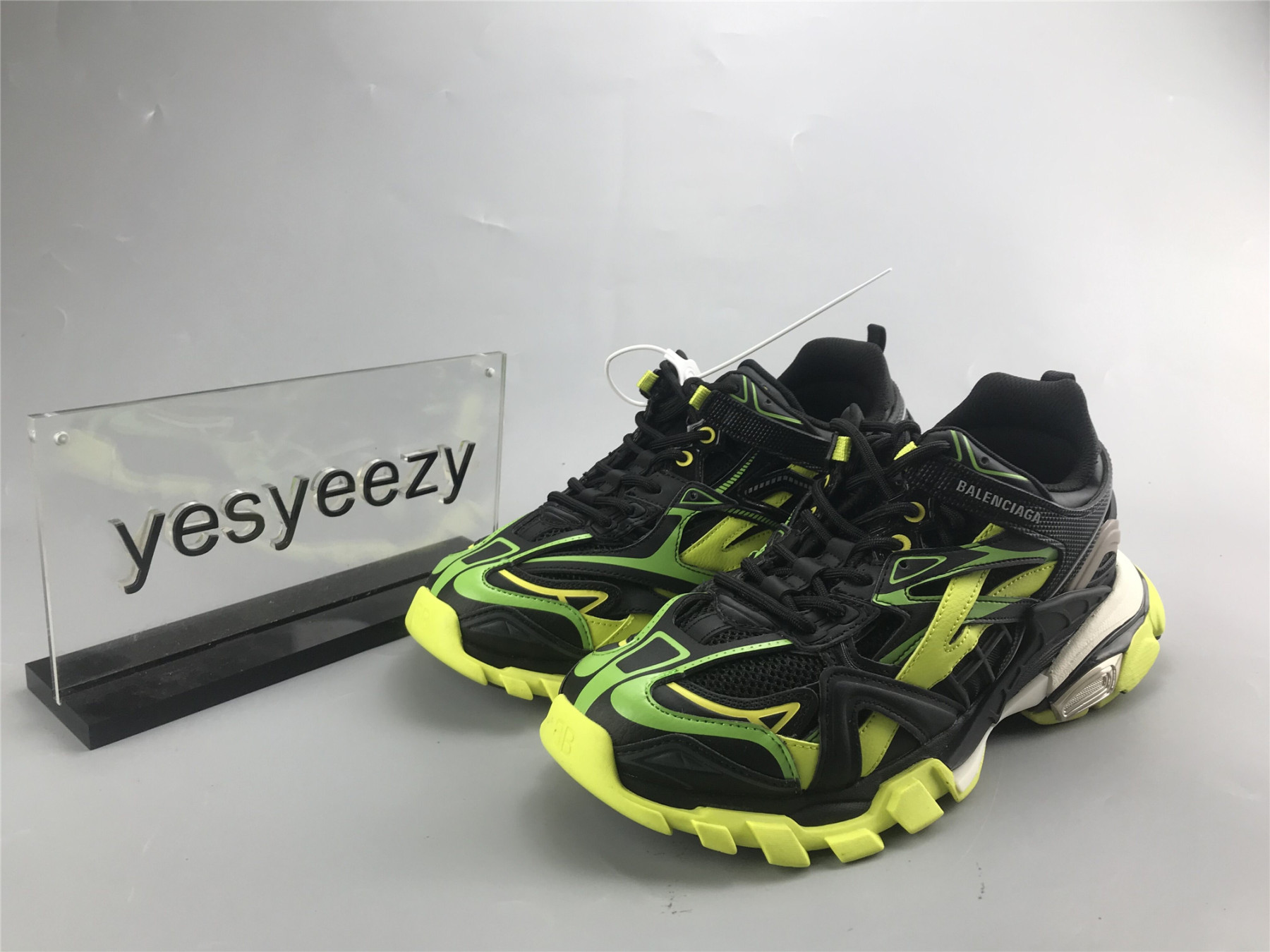UA TRACK 2 TRAINER BLACK FLUORESCENT YELLOW