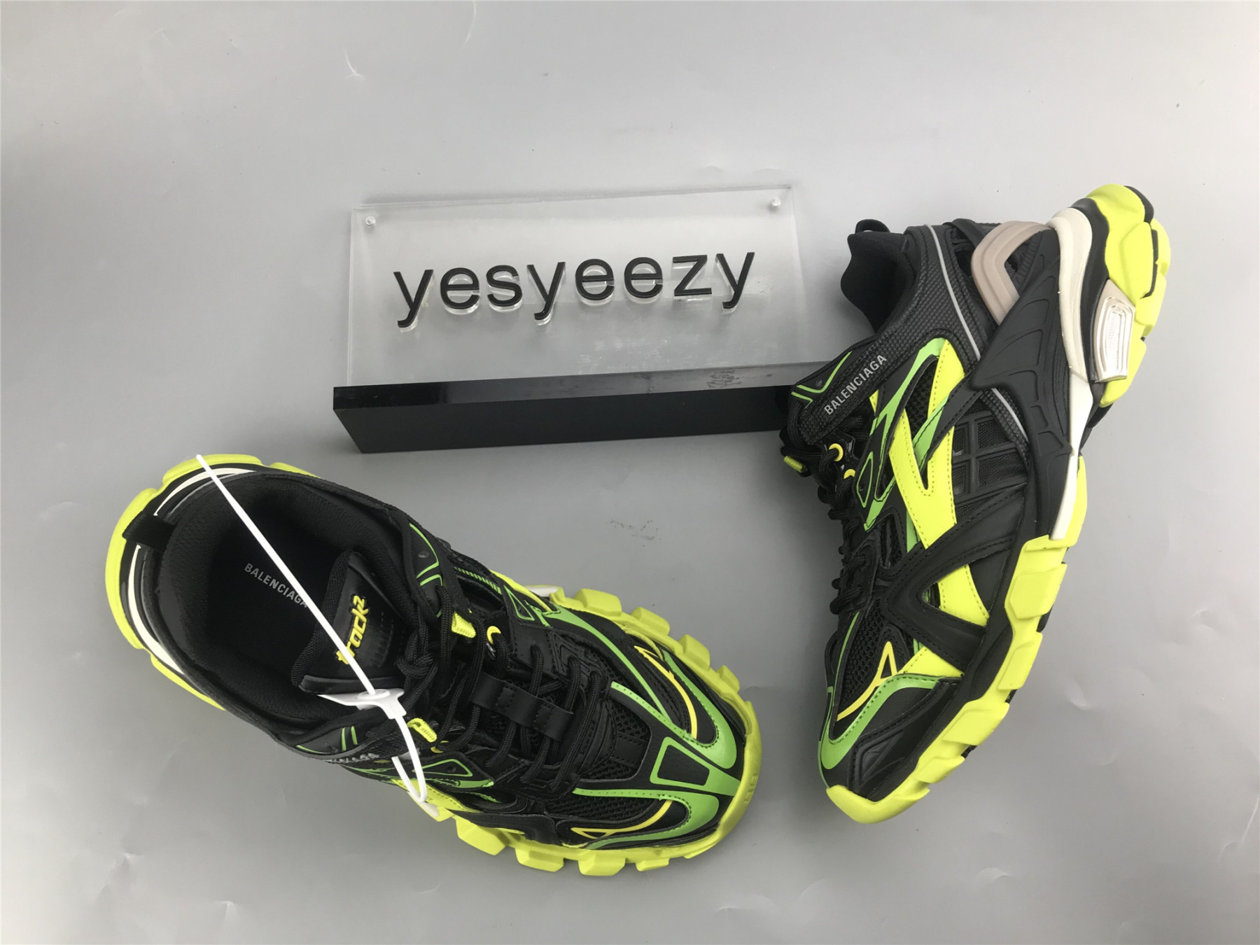 UA TRACK 2 TRAINER BLACK FLUORESCENT YELLOW