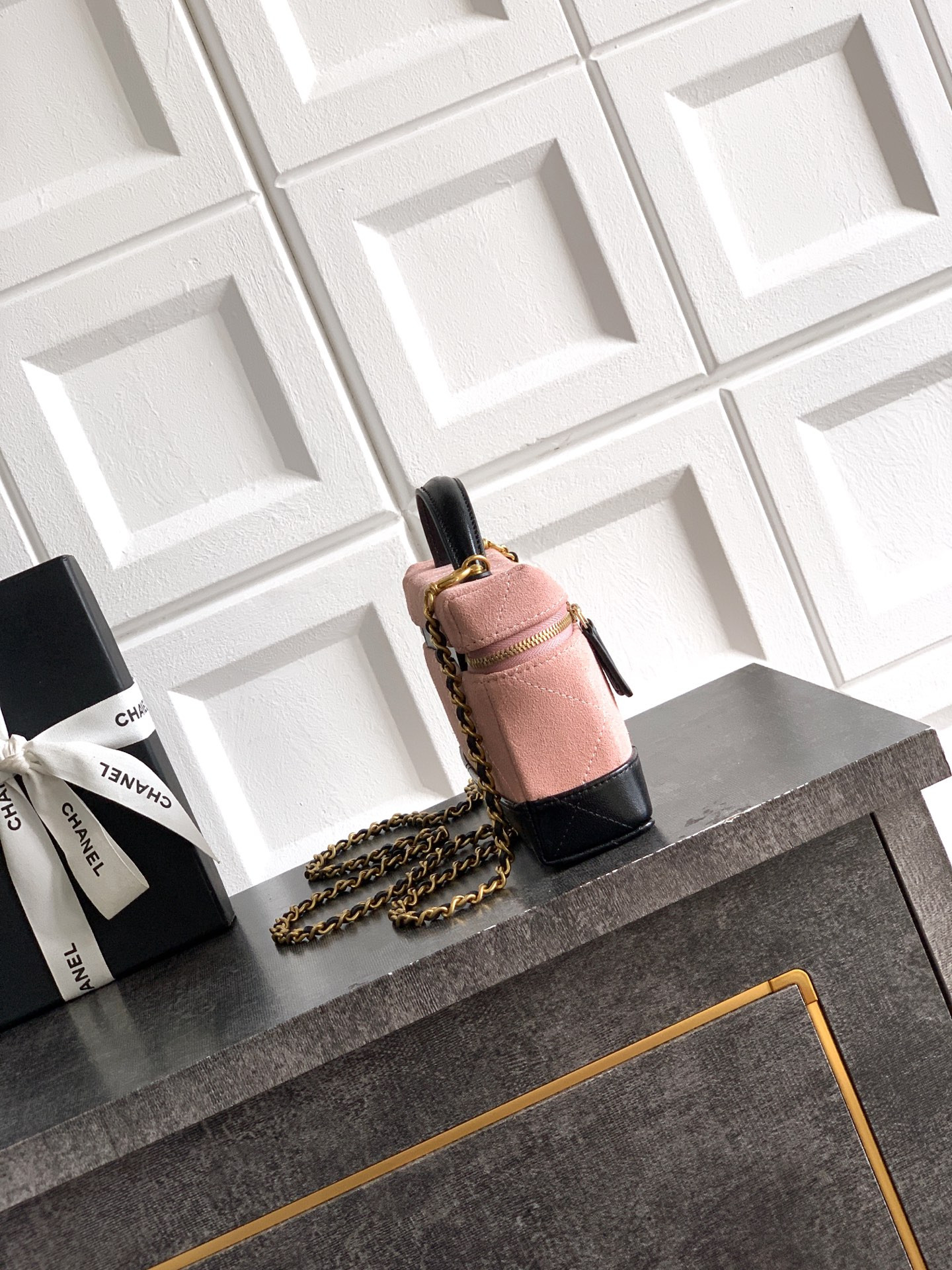 Ch**el vanity with chain ap5186 17x19.5x5cm