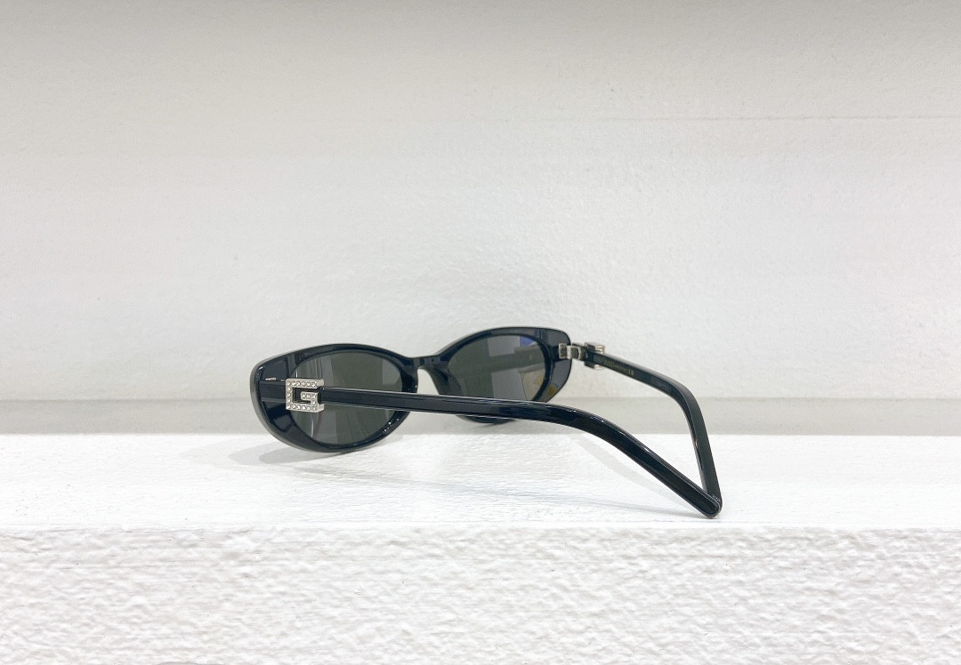 Gvc*1 Glasses GG 1680S 52-17-140