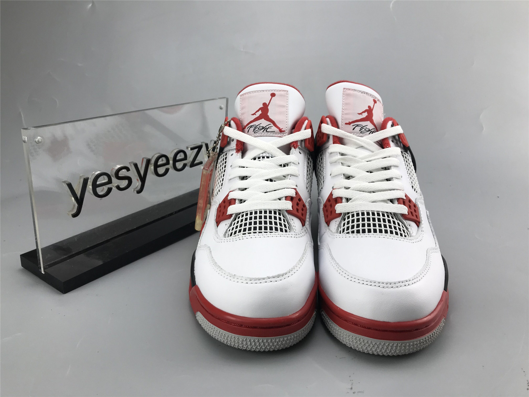 UA AIR JORDAN 4 RETRO 