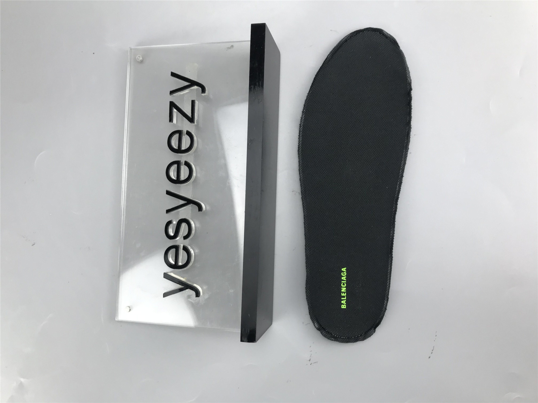 UA TRACK TRAINER BLACK GREEN SNEAKER
