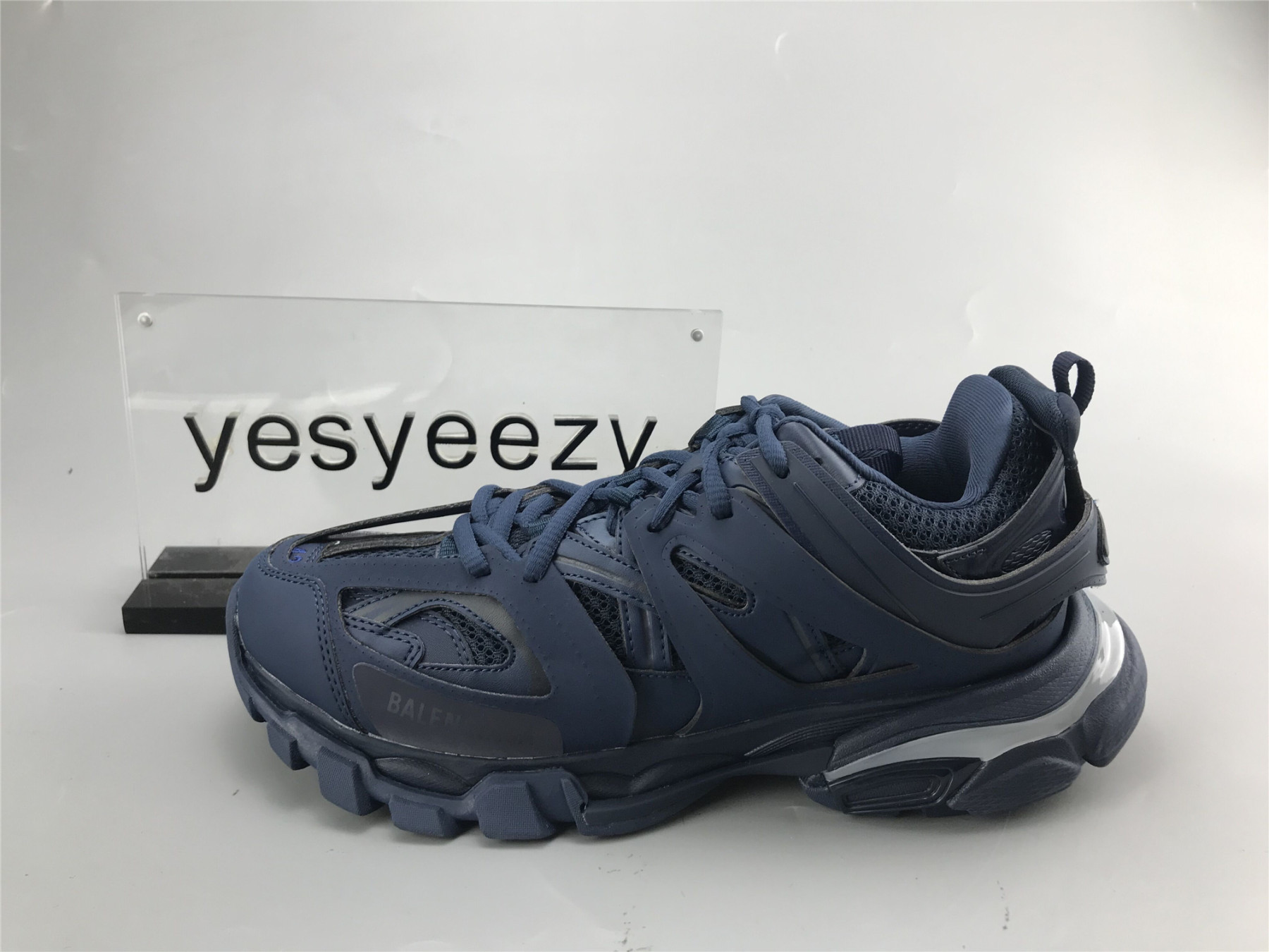 UA TRACK TRAINER DARK NAVY SNEAKER WITH LED LIGHTS