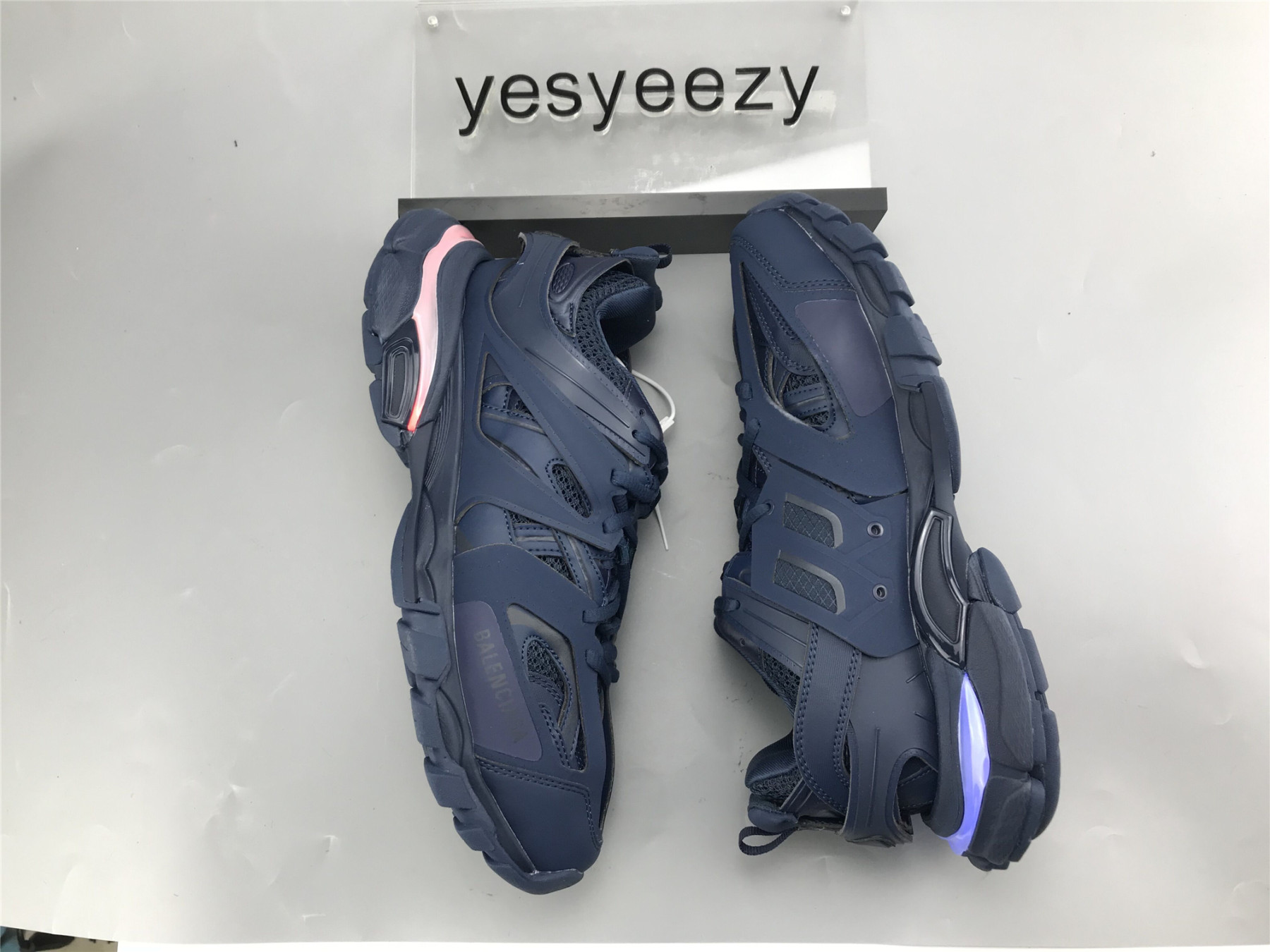 UA TRACK TRAINER DARK NAVY SNEAKER WITH LED LIGHTS