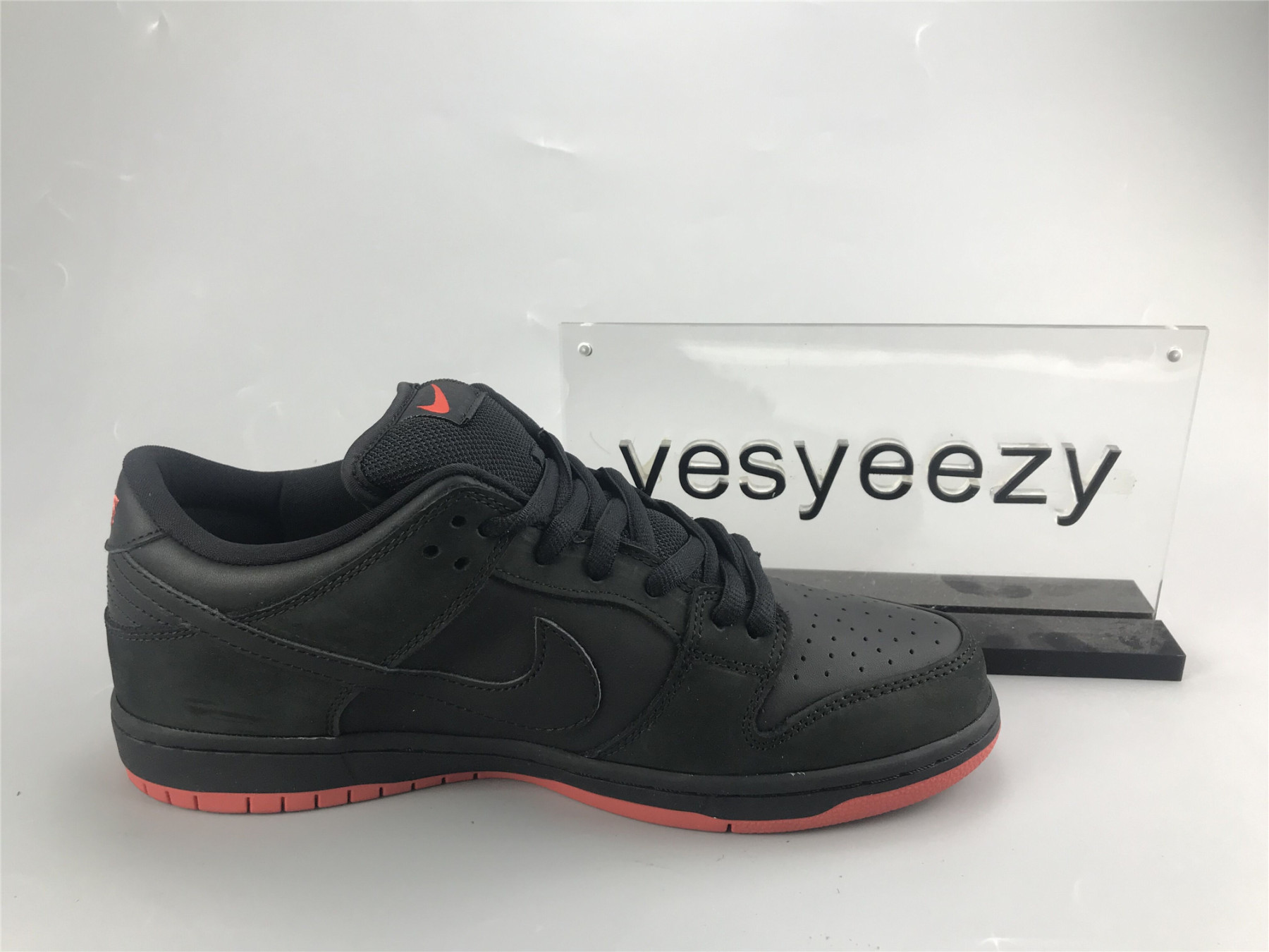 UA NIKE JEFF STAPLE X DUNK LOW PRO SB 