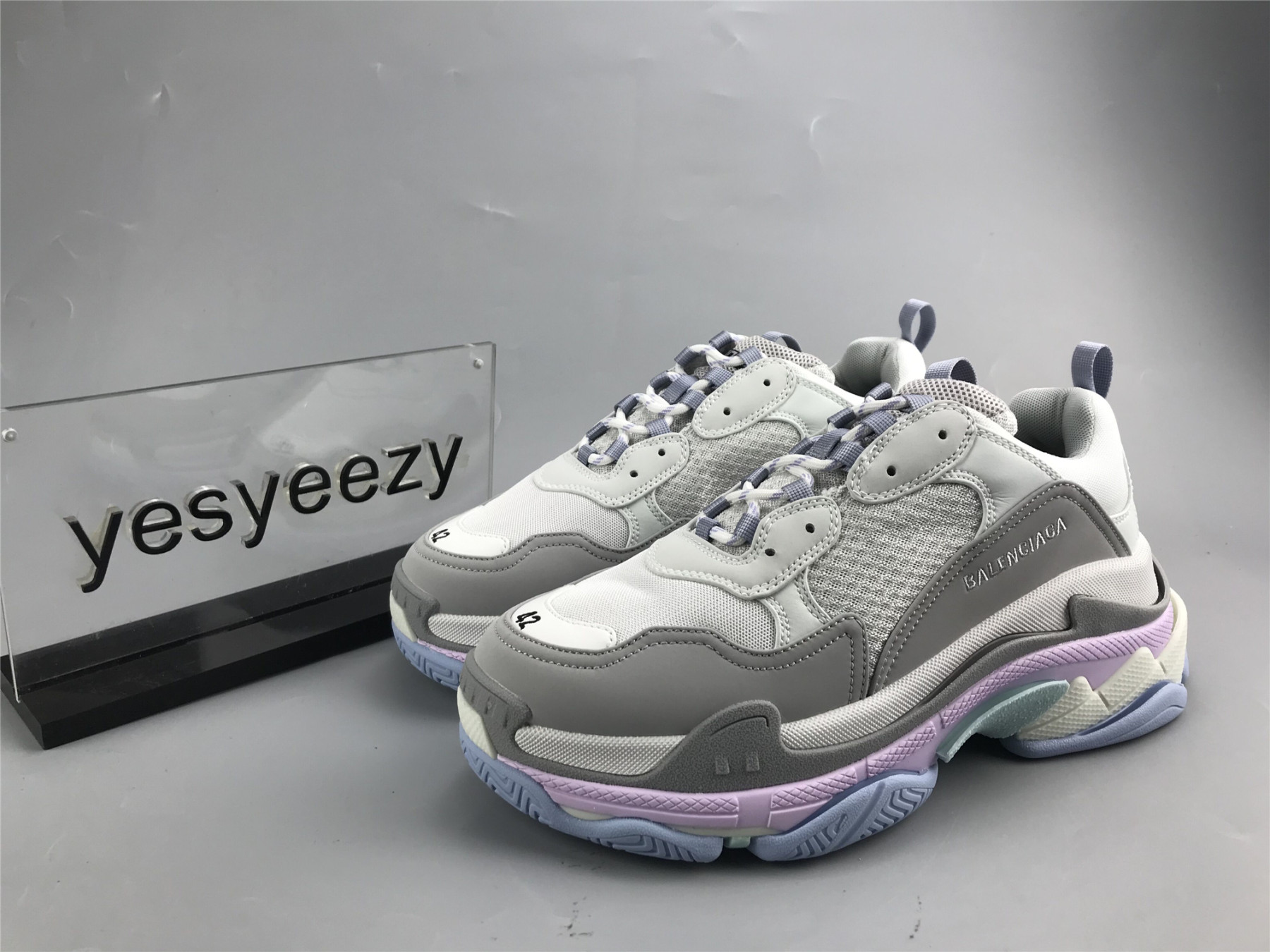 UA TRIPLE S SNEAKER MAKARON