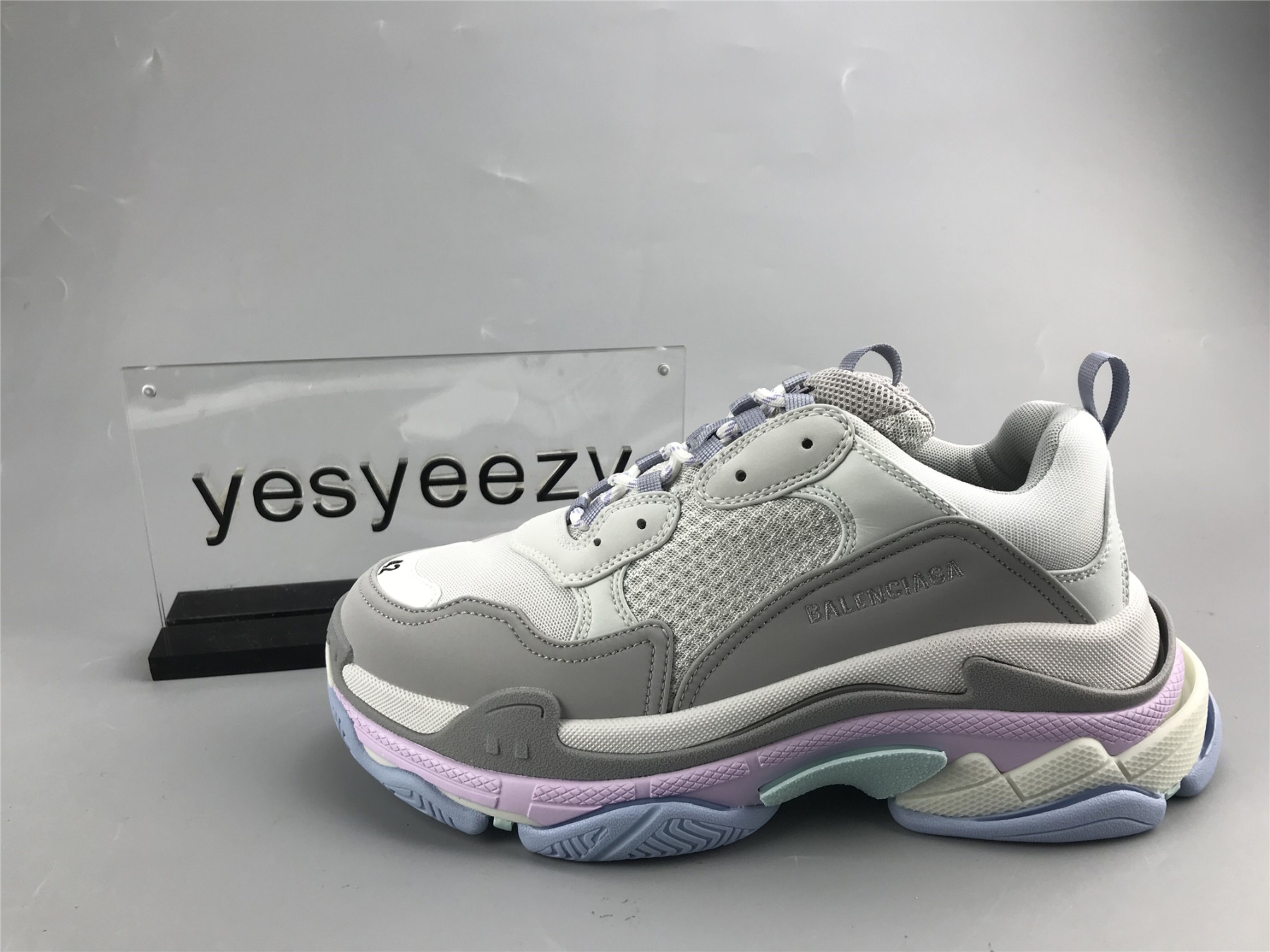 UA TRIPLE S SNEAKER MAKARON