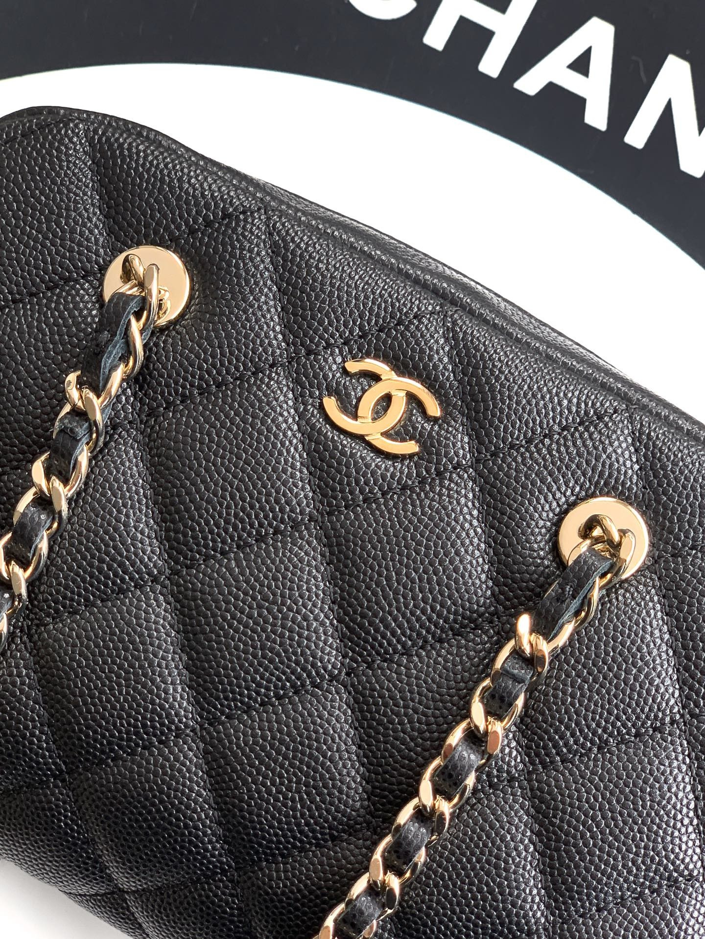 Ch**el clutch with chain ap5092 11.5x19.5x5.5cm