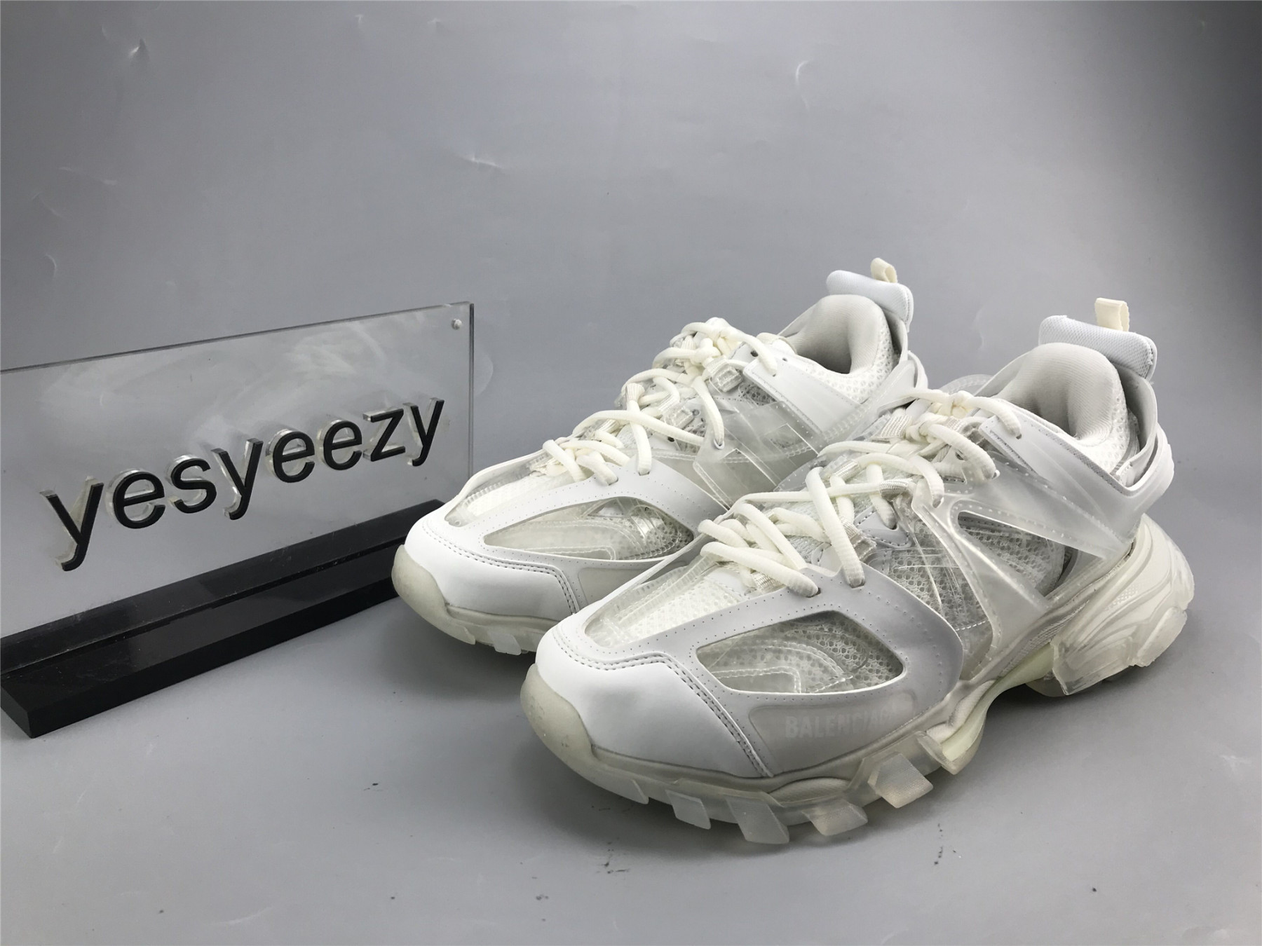 UA TRACK TRAINER WHITE TRANSPARENT SNEAKER