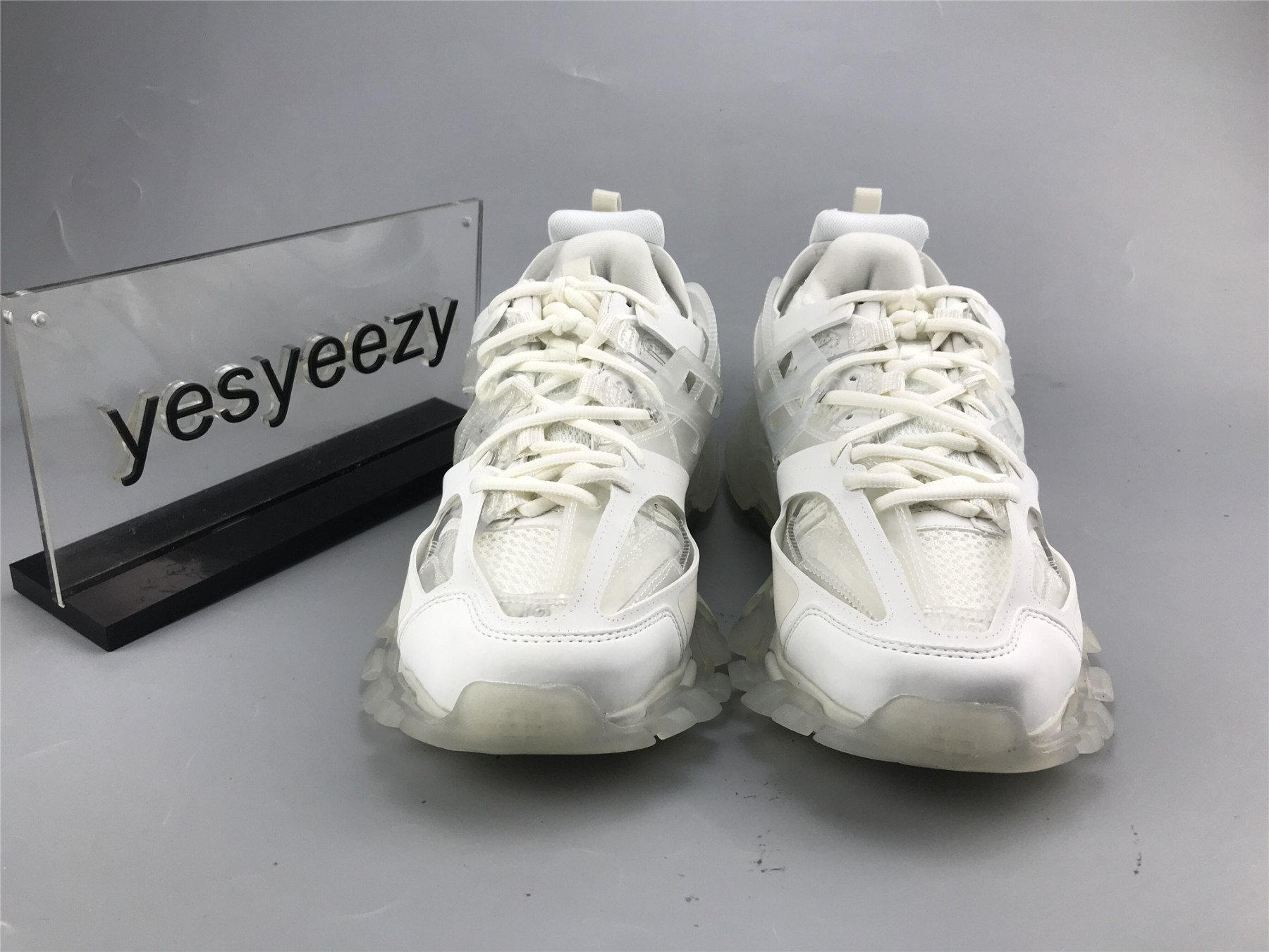 UA TRACK TRAINER WHITE TRANSPARENT SNEAKER