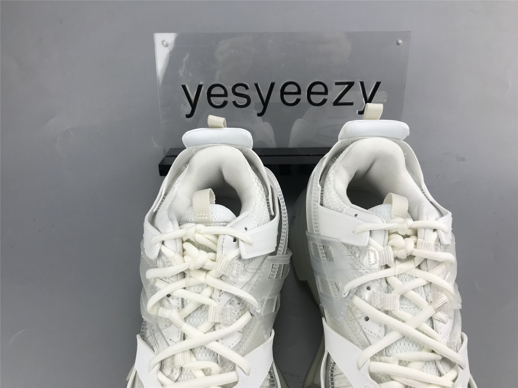 UA TRACK TRAINER WHITE TRANSPARENT SNEAKER