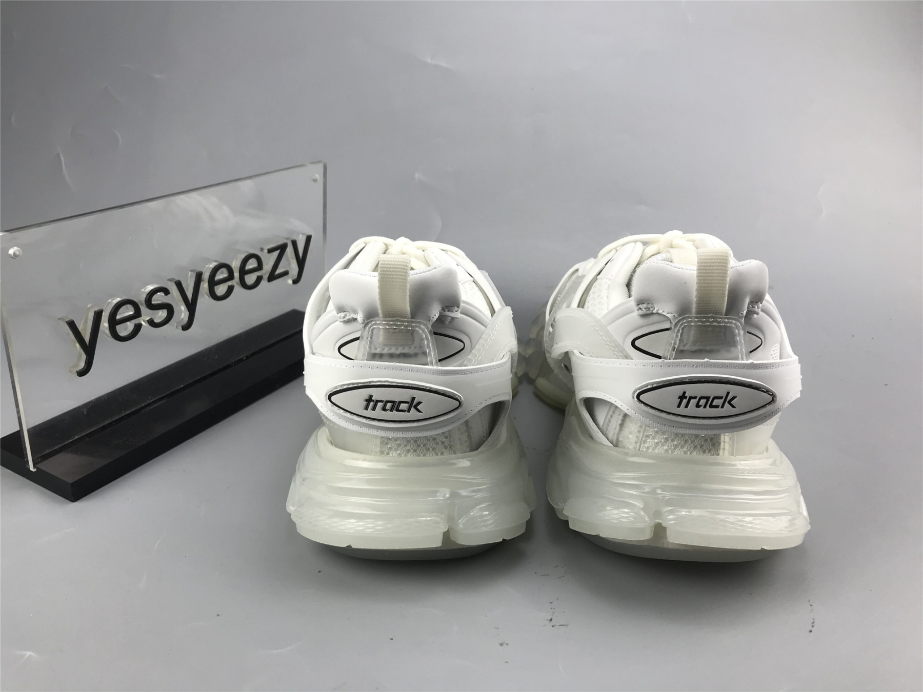 UA TRACK TRAINER WHITE TRANSPARENT SNEAKER